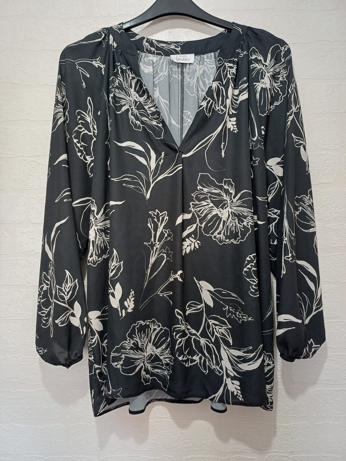 Women's Plus Size Tunic Blouse Yours London Black Floral V-Neck UK 20 Excellent Pre-Loved