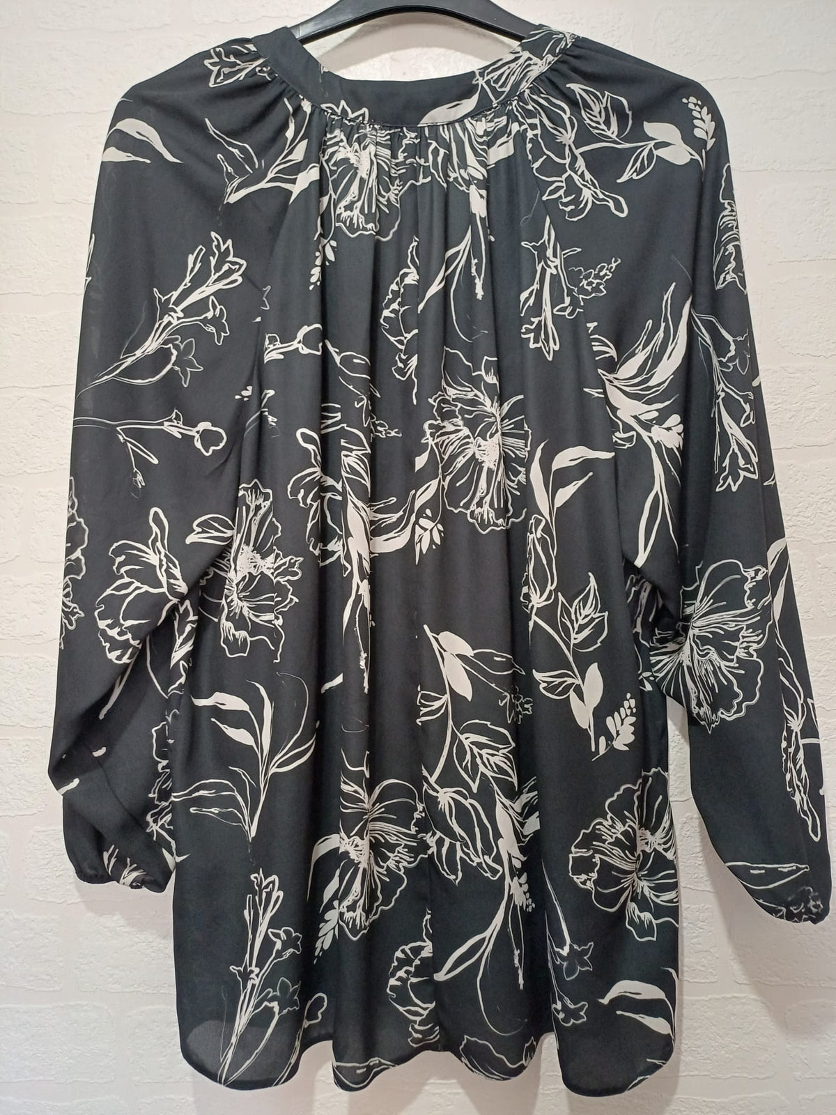 Women's Plus Size Tunic Blouse Yours London Black Floral V-Neck UK 20 Excellent Pre-Loved