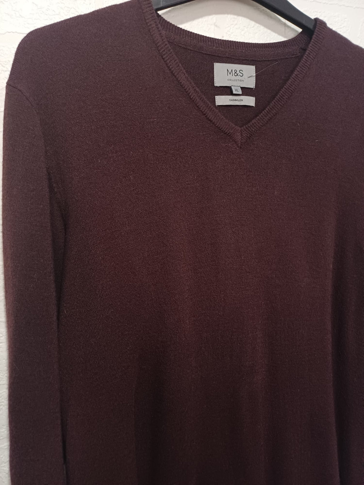 Unisex Jumper M&S Collection Burgundy Cashmilon V-Neck Longer Length Size XL Great Condition