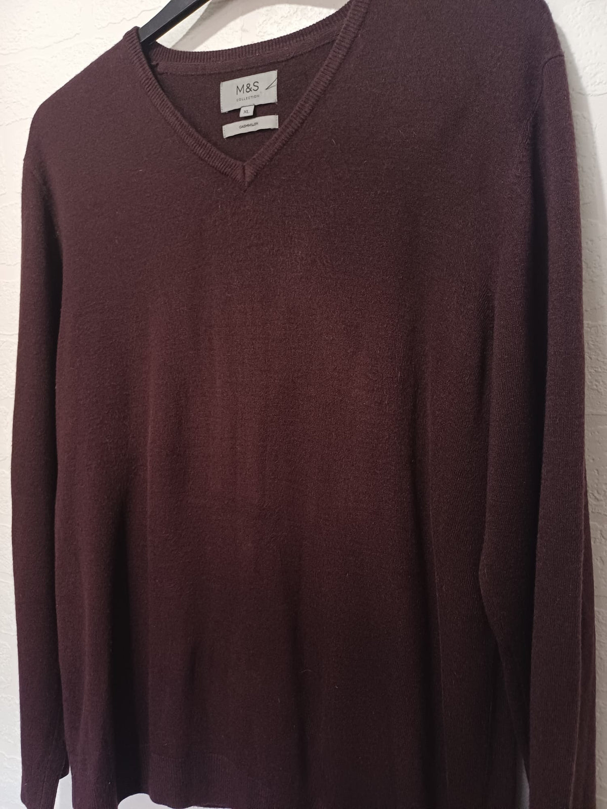 Unisex Jumper M&S Collection Burgundy Cashmilon V-Neck Longer Length Size XL Great Condition