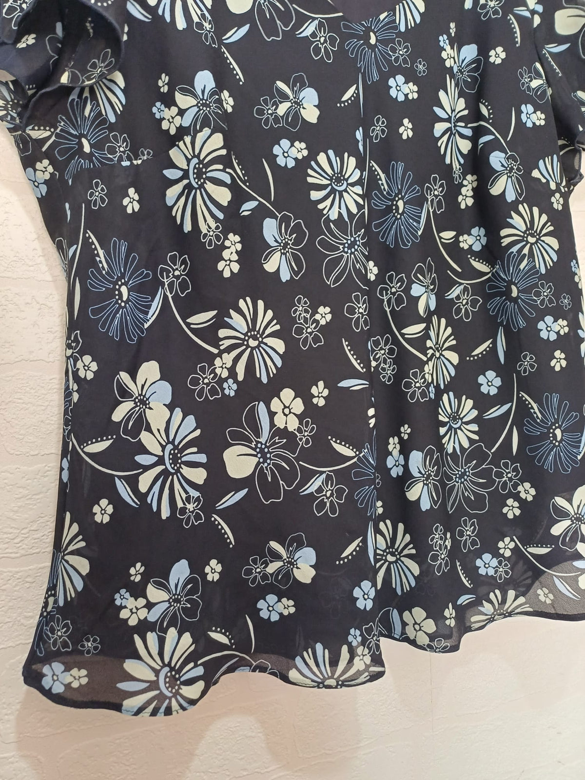 Women's Blouse André de Brett Navy Blue Floral Print V-Neck Chiffon Overlay Plus Size 24 Very Good Condition