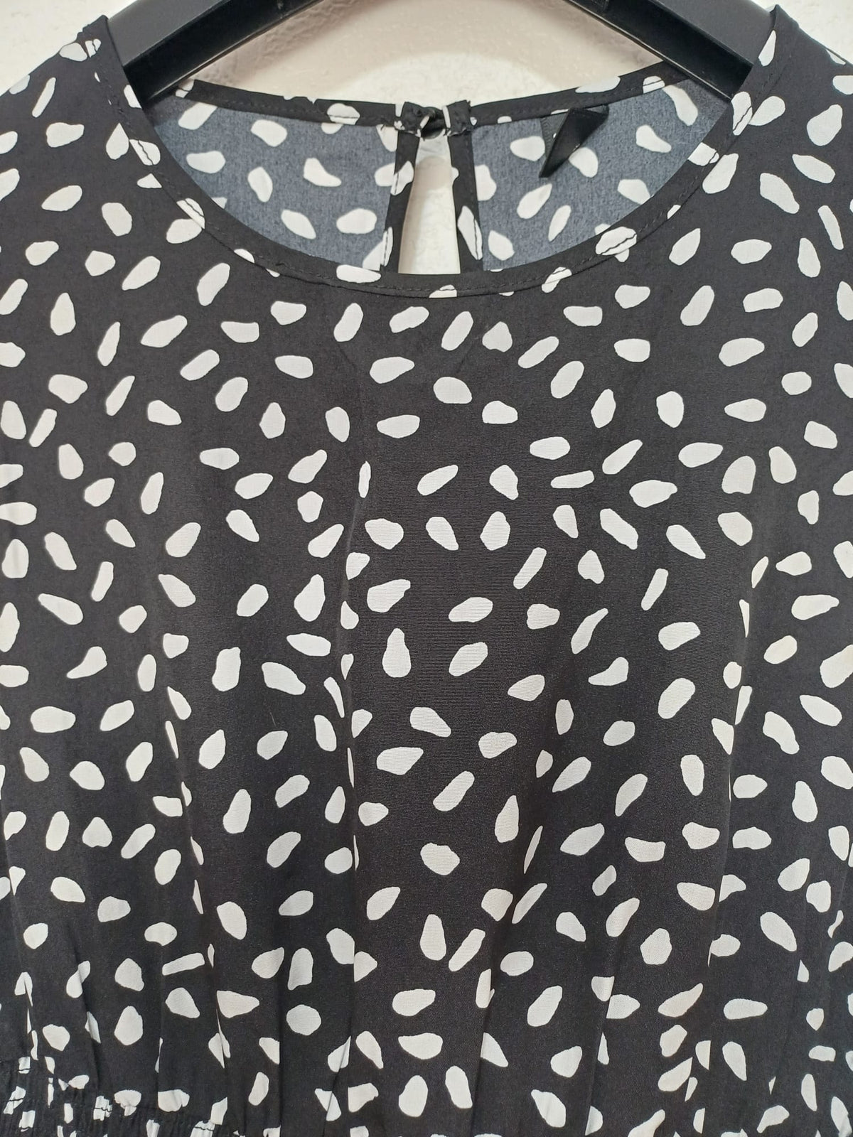 Women's Dress SHEIN Black White Abstract Dash Print Sleeveless Smocked Waist Skater Size M Approx. UK 10 Very Good Condition