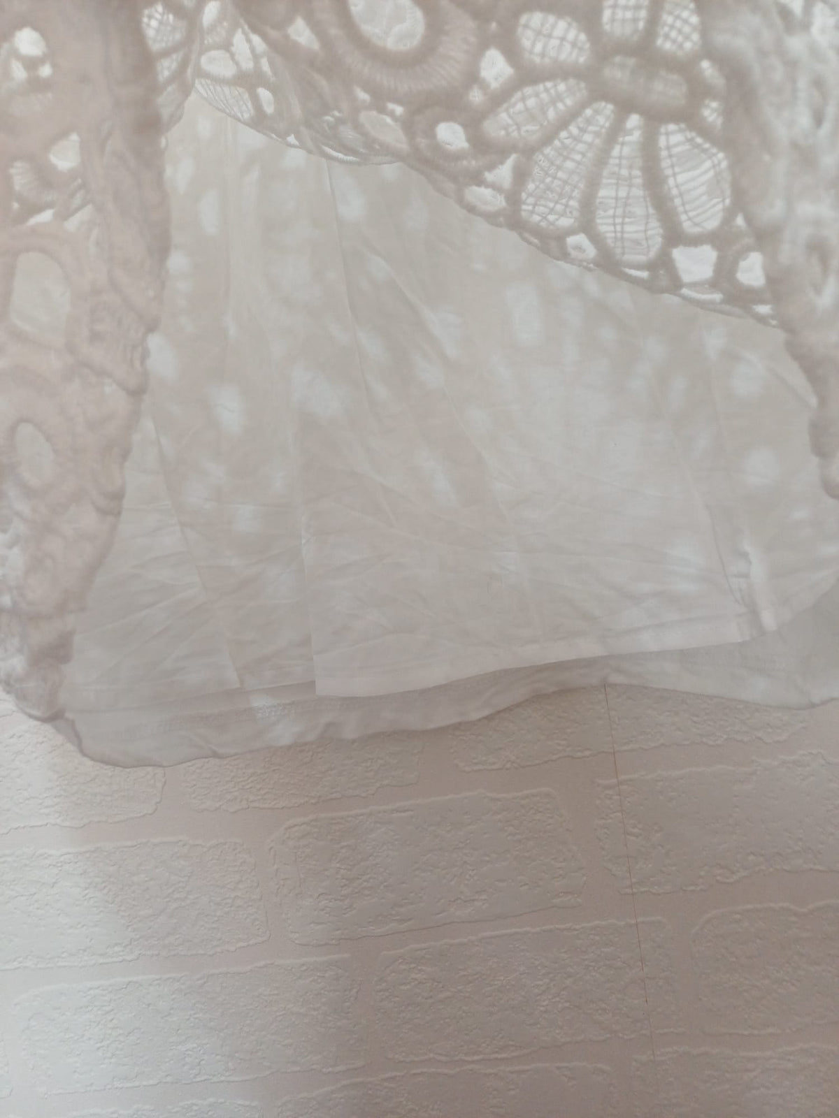 Women's Blouse White Floral Guipure Lace Overlay Scoop Neck Short Sleeve Approx. UK 12 Very Good Condition