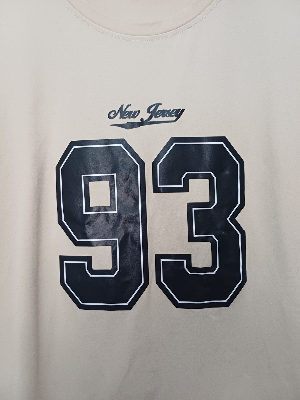 Unisex T-Shirt Beige New Jersey Newark 93 Varsity Graphic Crew Neck Size XXL Very Good Condition
