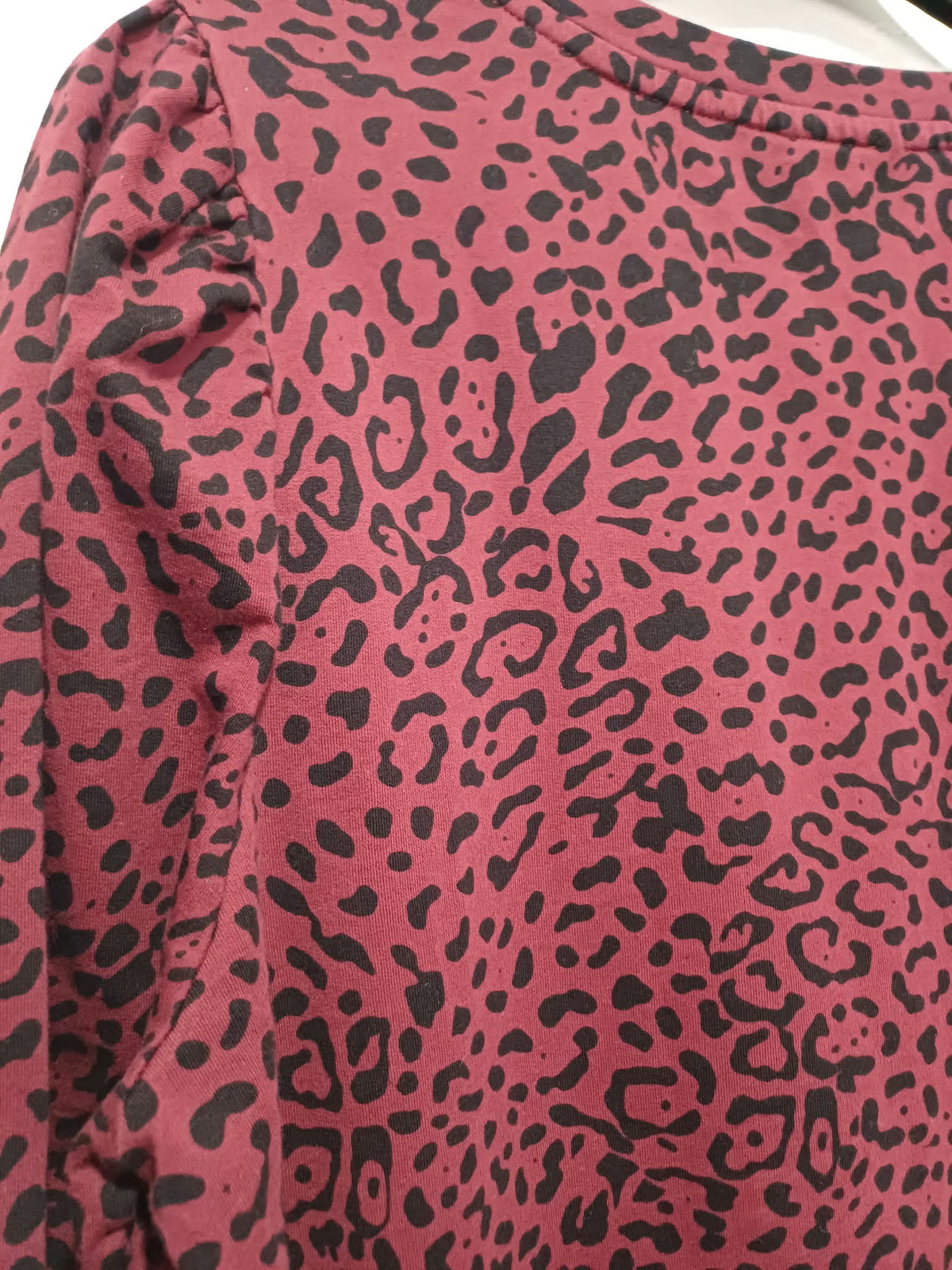 Women's Top hush Burgundy Red & Black Leopard Print Long Sleeve Puff Shoulder Size XL Very Good Condition