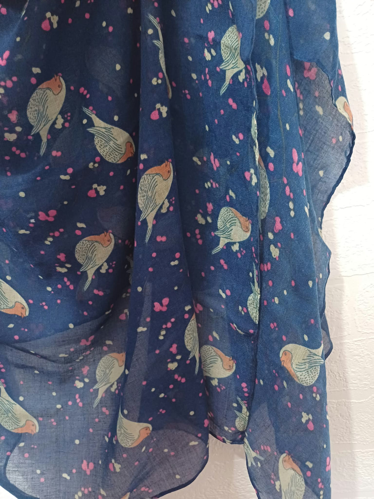 Women's Scarf Blue Robin Bird Print Sheer Chiffon Lightweight Very Good Condition