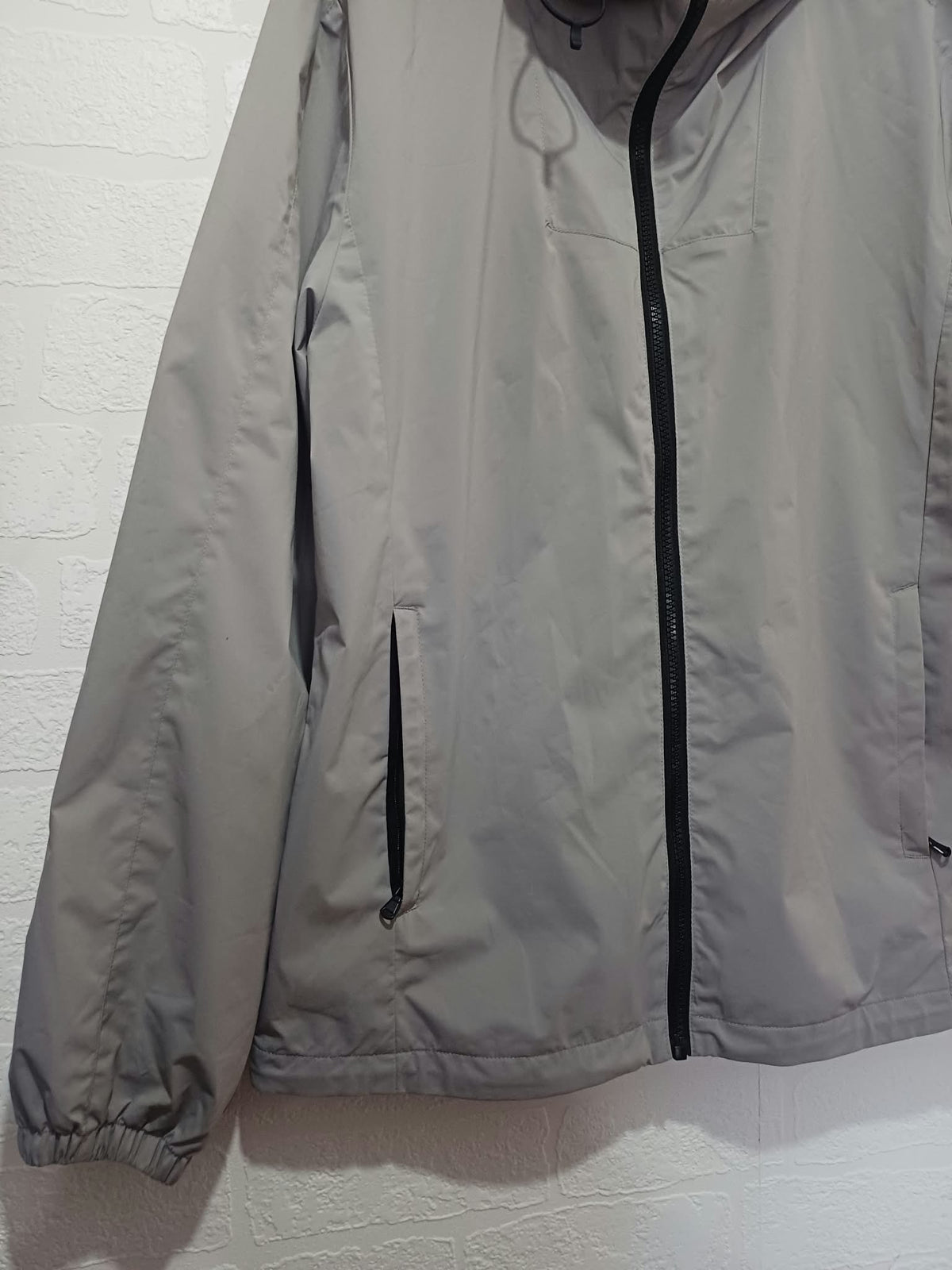 Unisex Jacket Tu Light Grey Stone Hooded Zip-Up Lightweight Windbreaker Tagged Men's Size S Very Good Condition