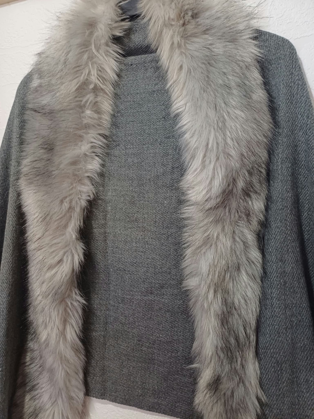 Women's Wrap Quiz Dark Grey Faux Fur Trim Open Front Fringed One Size
