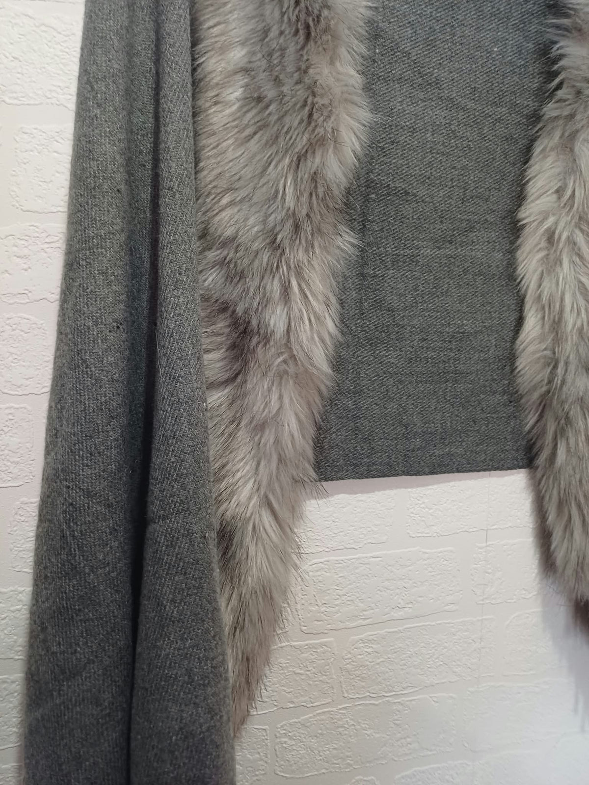 Women's Wrap Quiz Dark Grey Faux Fur Trim Open Front Fringed One Size