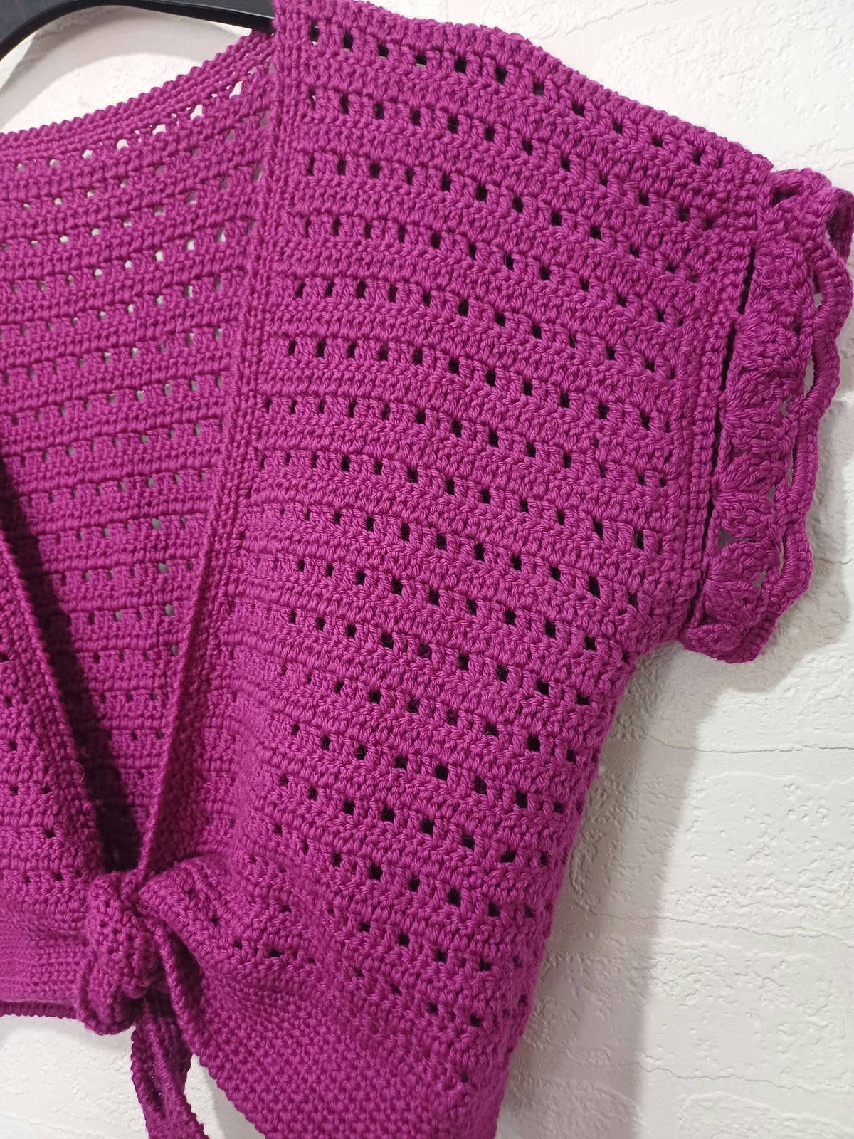 Women's Bolero Magenta Purple Crochet Tie Front Short Sleeve Cropped Estimated Size M/L Very Good Condition