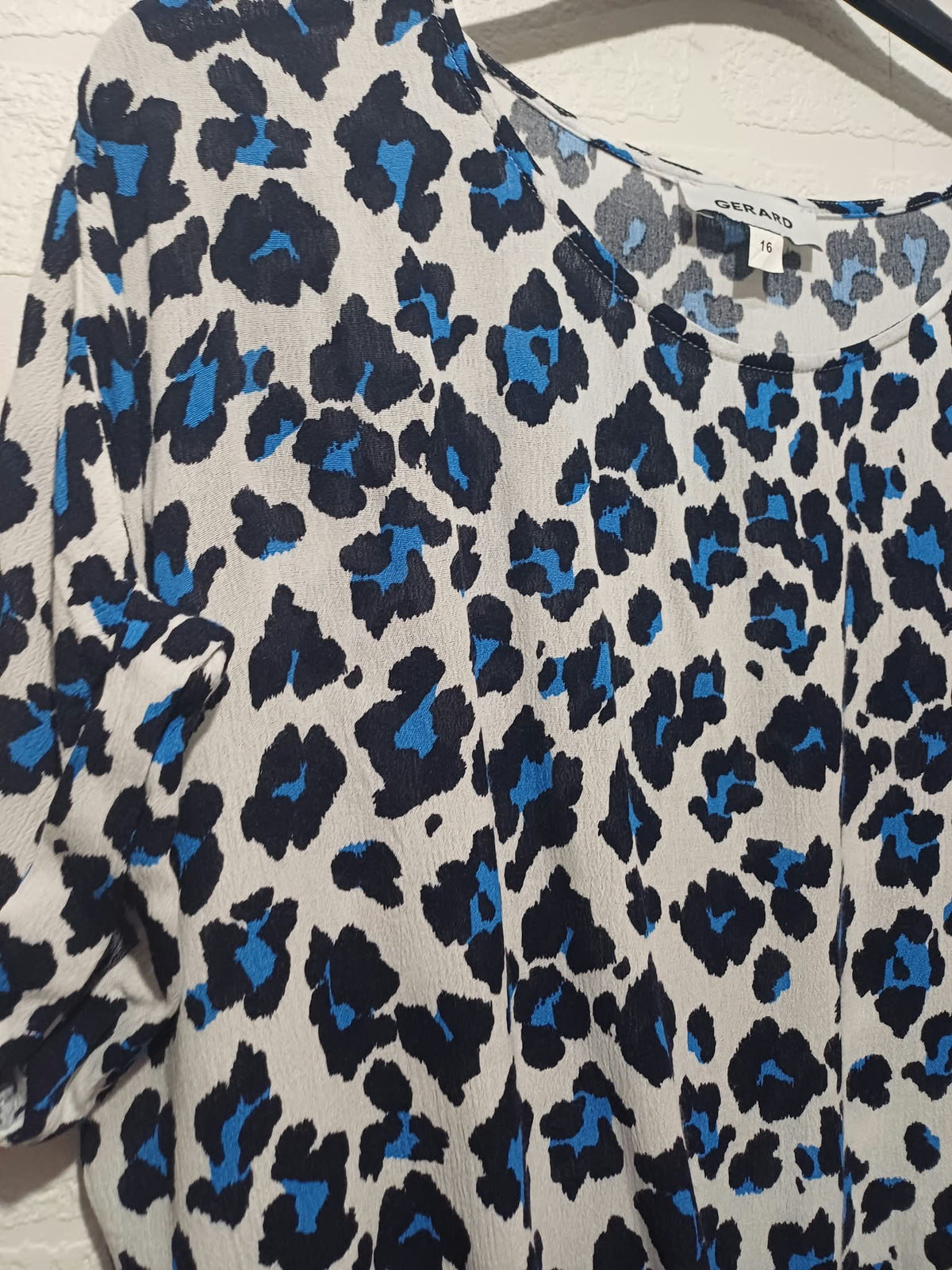 Women's Blouse Gerard Blue Black & White Animal Print Short Sleeve Tie-Front Size 16 Excellent Condition