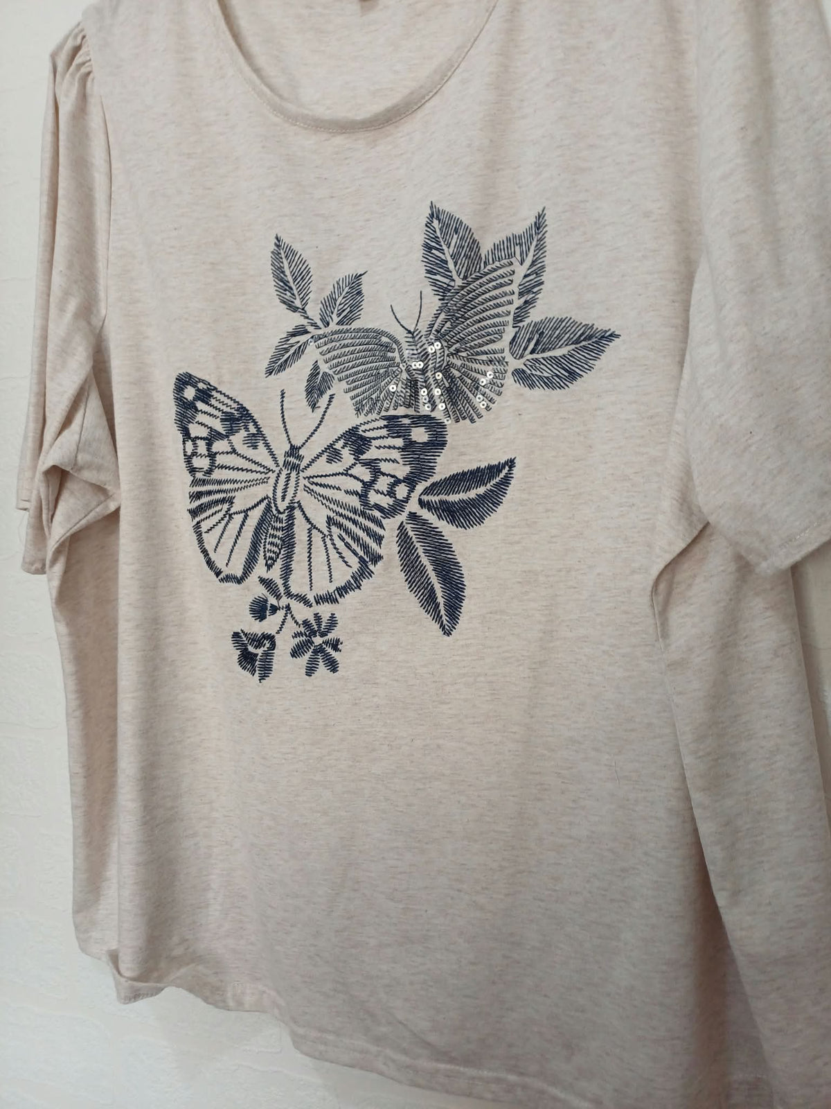 Women's Top Bonmarché Beige Embroidered Butterfly Short Sleeve Plus Size 24 Very Good Condition