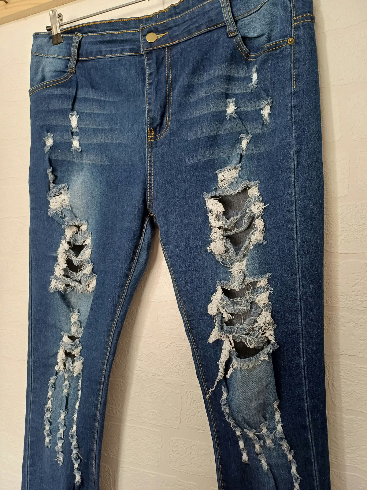 Women's Jeans Unbranded Blue Heavily Distressed Ripped Skinny Approx. W36 L32 Very Good Condition