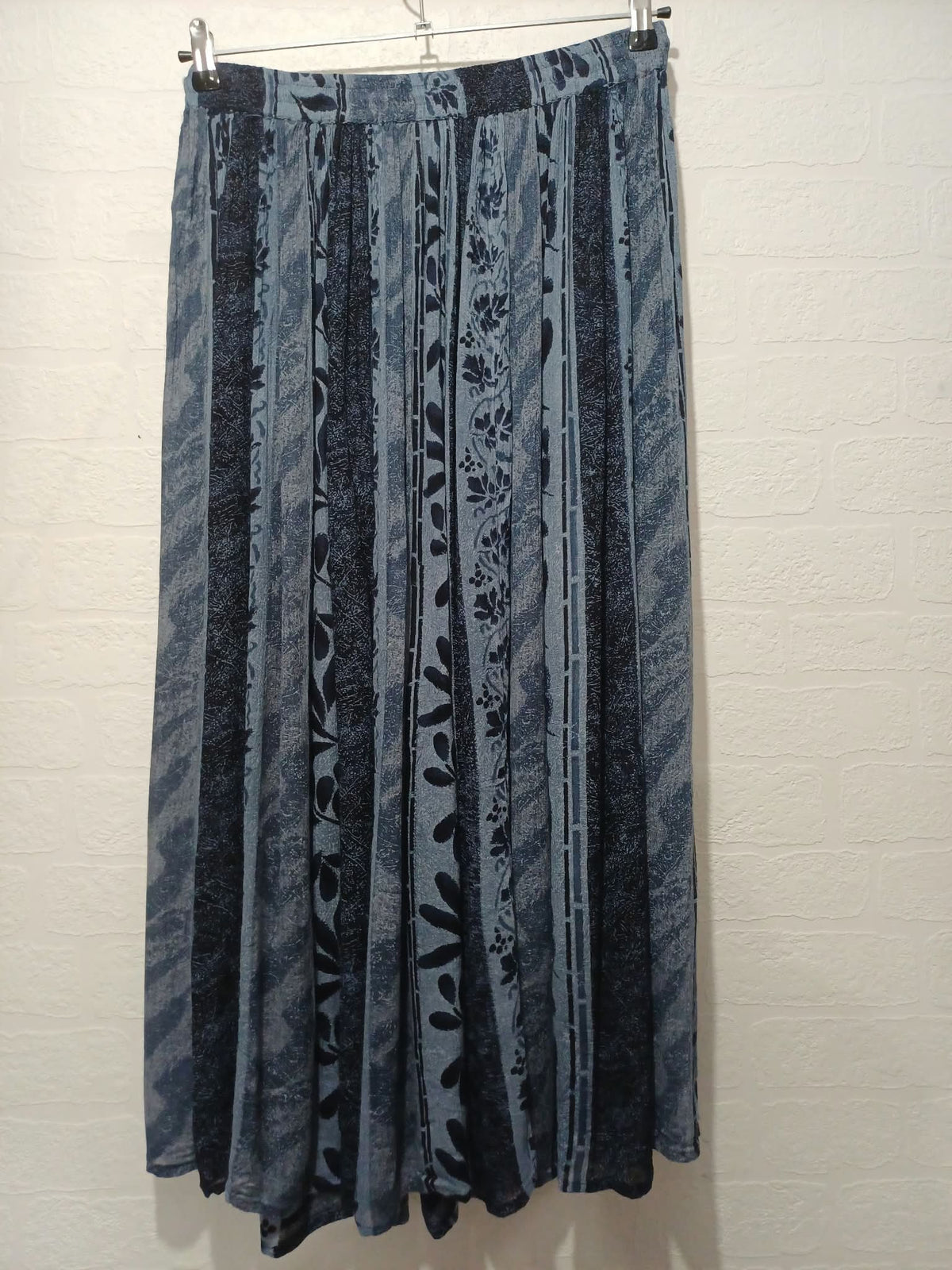 Women's Maxi Skirt Club Z Collection Blue Black Botanical Print Bohemian Plus Size 2X Very Good Condition