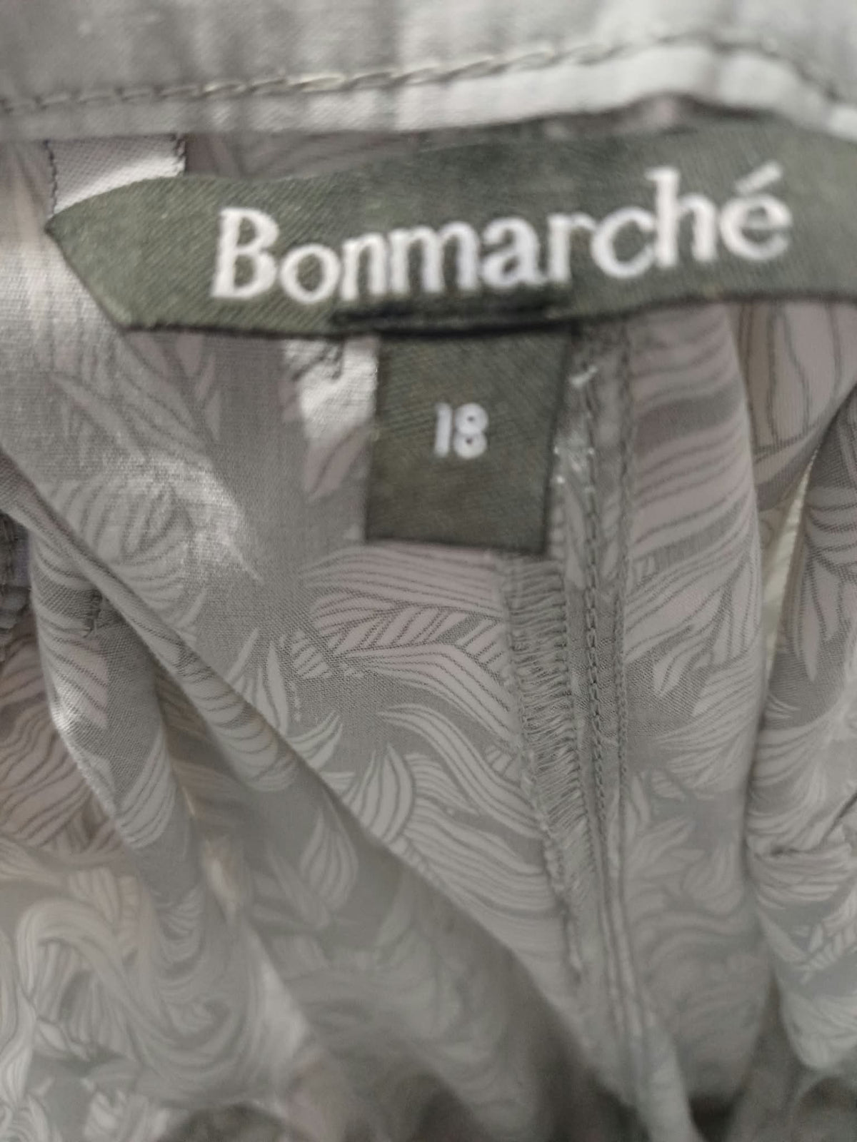 Women's Cropped Trousers Bonmarché Sage Green Leaf Print Turn-Up Plus Size 18 Very Good Condition