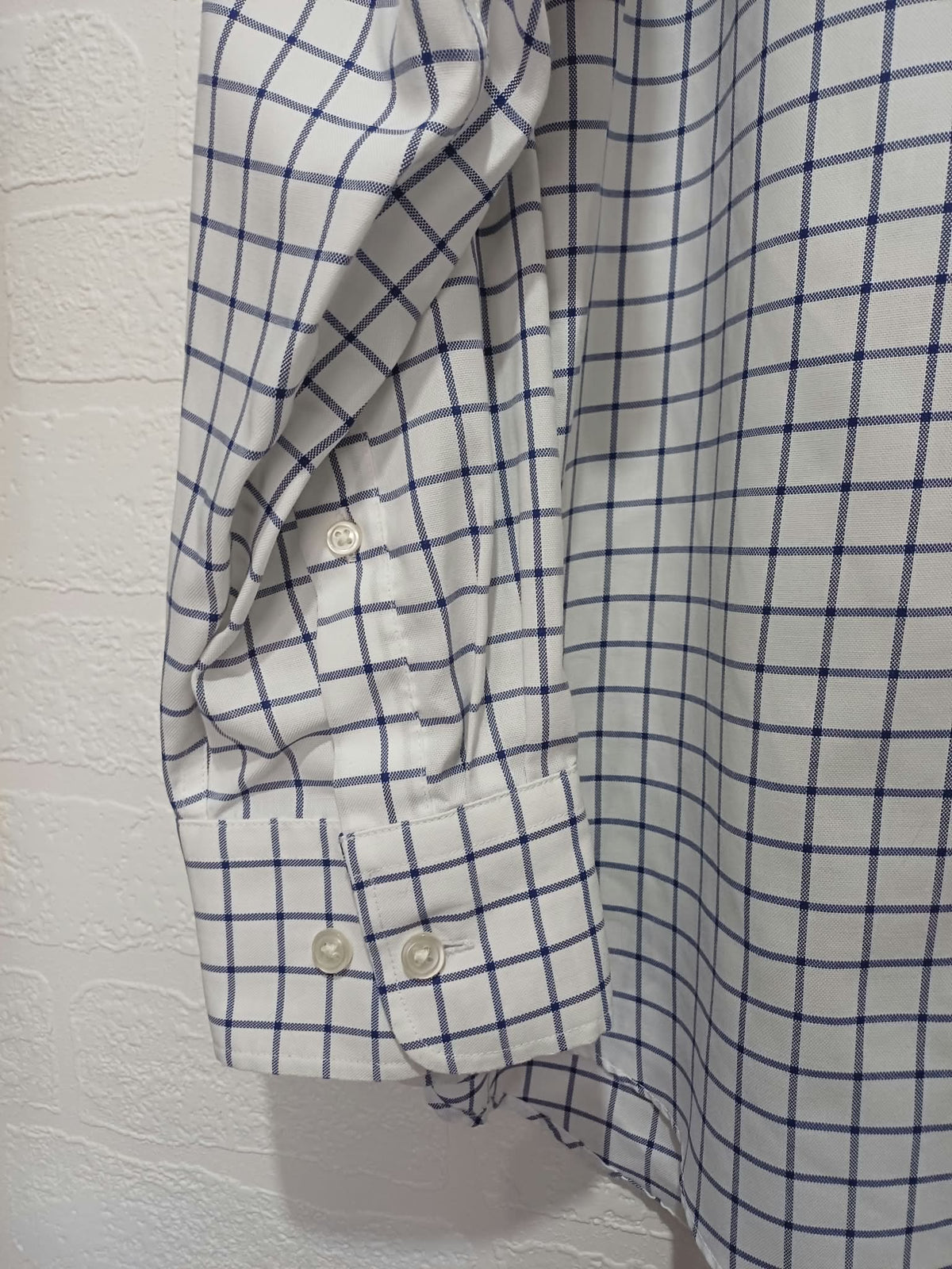 Men's Shirt Charles Tyrwhitt White Blue Grid Check Non-Iron Cotton Long Sleeve Size XL Very Good Condition With Pen Mark