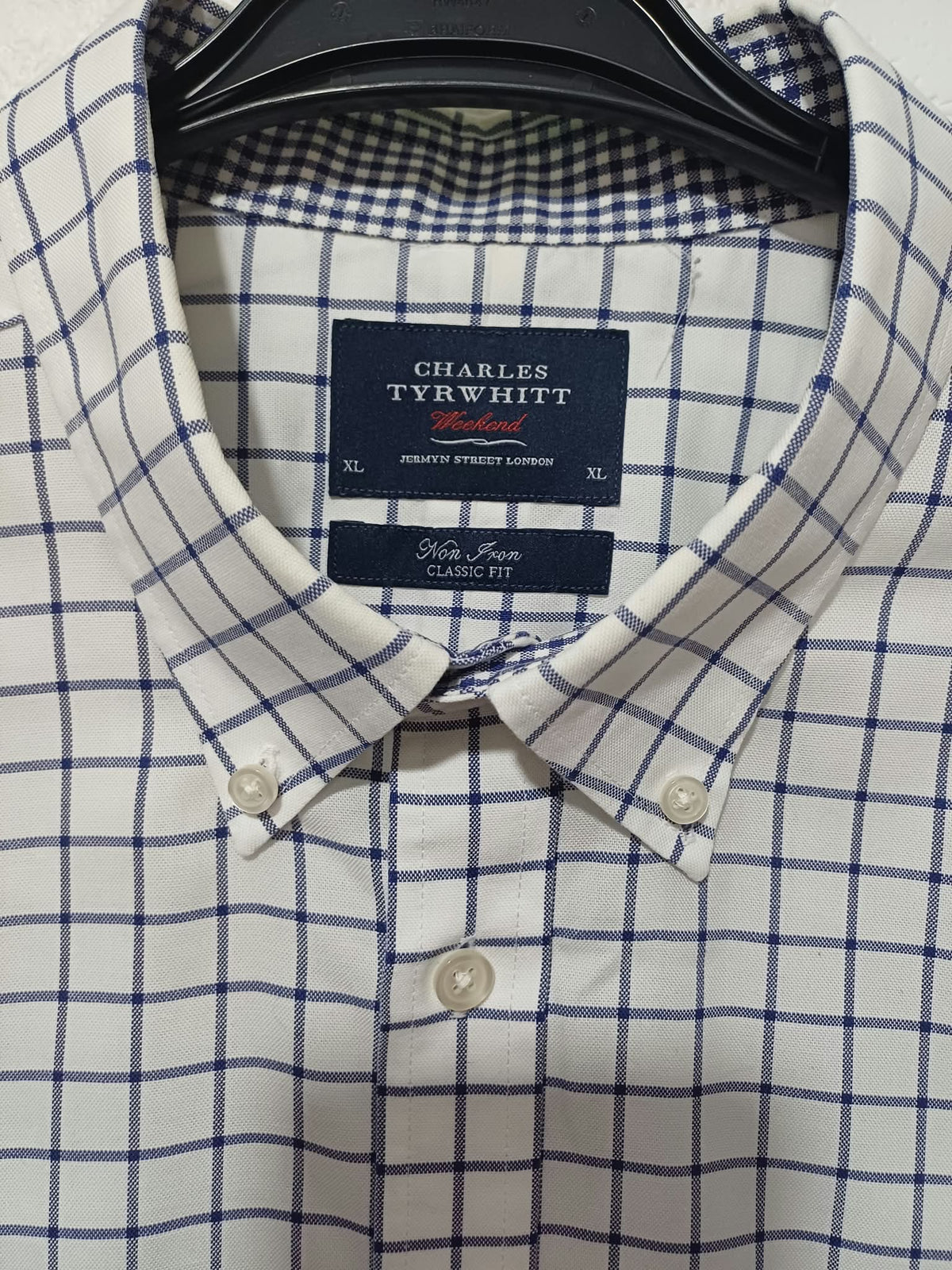 Men's Shirt Charles Tyrwhitt White Blue Grid Check Non-Iron Cotton Long Sleeve Size XL Very Good Condition With Pen Mark