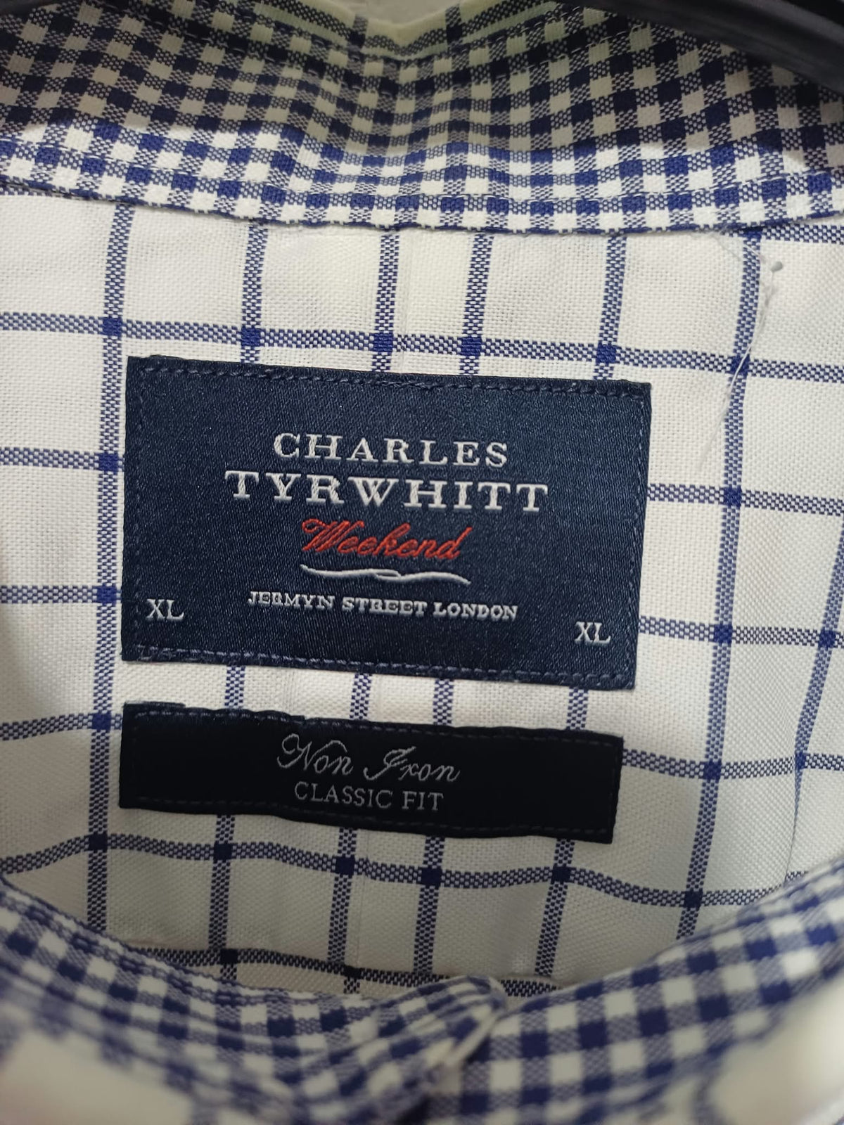 Men's Shirt Charles Tyrwhitt White Blue Grid Check Non-Iron Cotton Long Sleeve Size XL Very Good Condition With Pen Mark