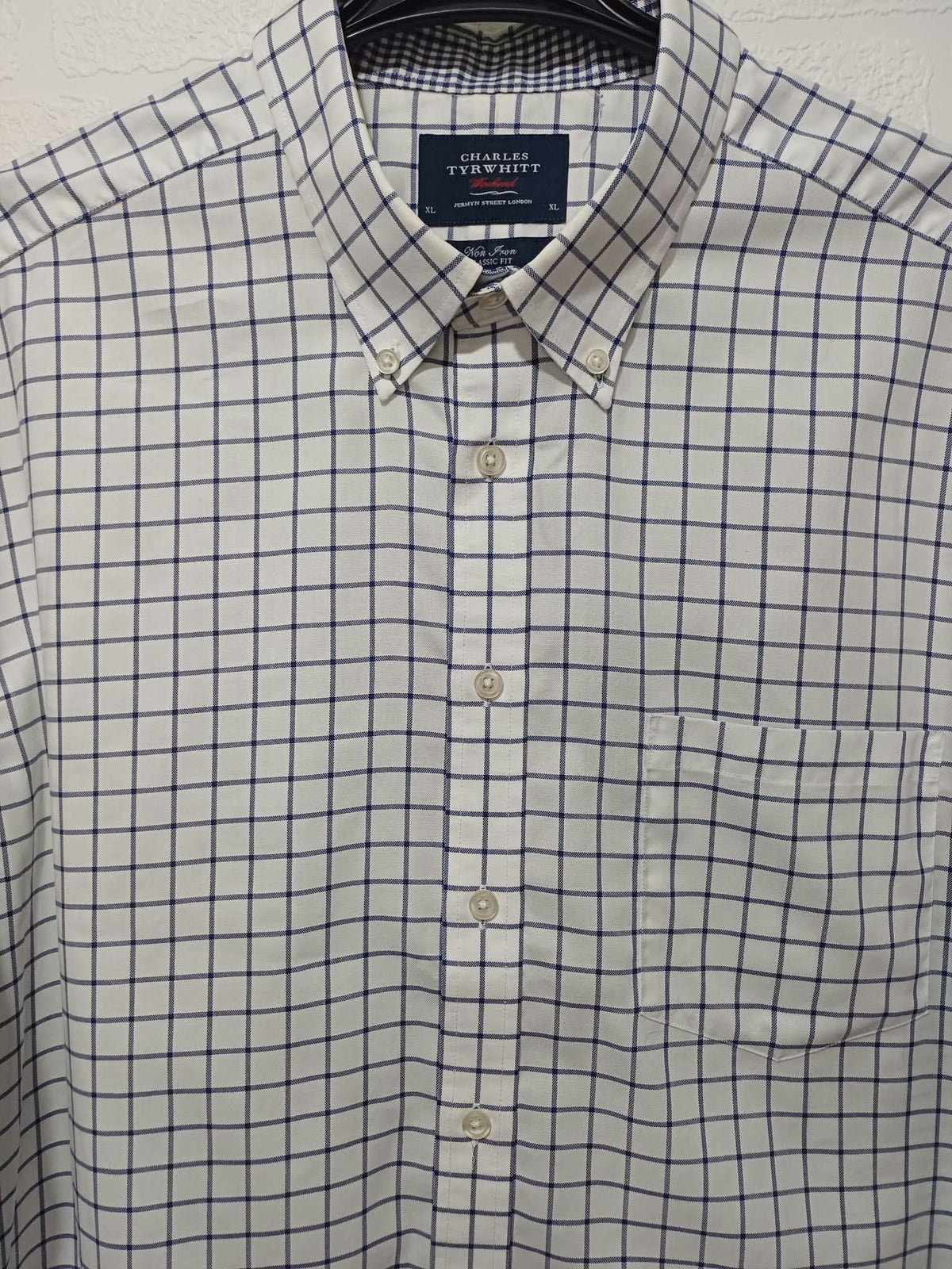 Men's Shirt Charles Tyrwhitt White Blue Grid Check Non-Iron Cotton Long Sleeve Size XL Very Good Condition With Pen Mark