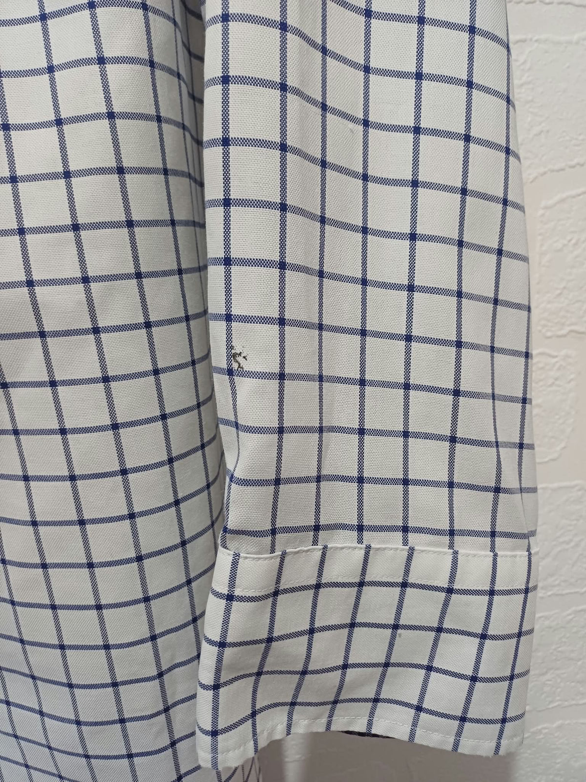 Men's Shirt Charles Tyrwhitt White Blue Grid Check Non-Iron Cotton Long Sleeve Size XL Very Good Condition With Pen Mark