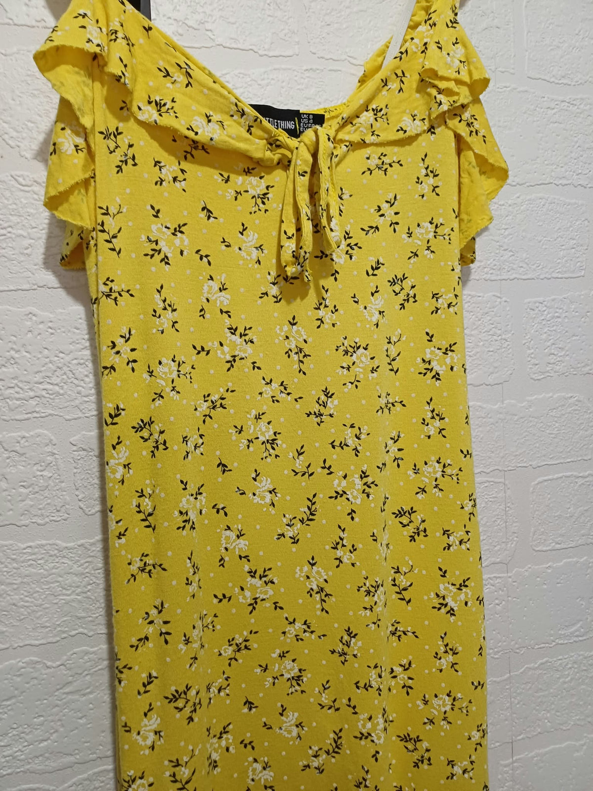 Women's Dress PrettyLittleThing Yellow Floral Ruffle Strap Tie-Front Mini Size 8 Very Good Condition