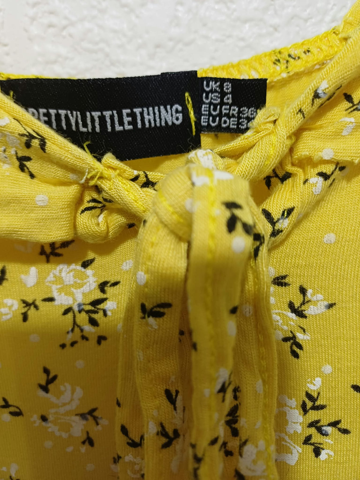 Women's Dress PrettyLittleThing Yellow Floral Ruffle Strap Tie-Front Mini Size 8 Very Good Condition