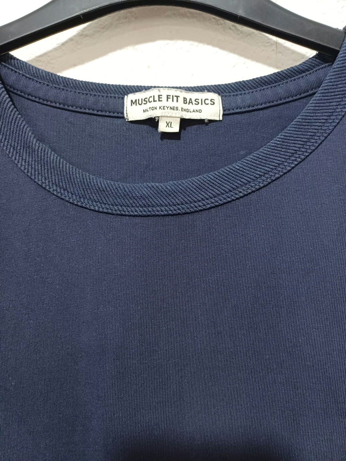 Men's T-Shirt Muscle Fit Basics Navy Blue Cotton Crew Neck Size XL Very Good Condition