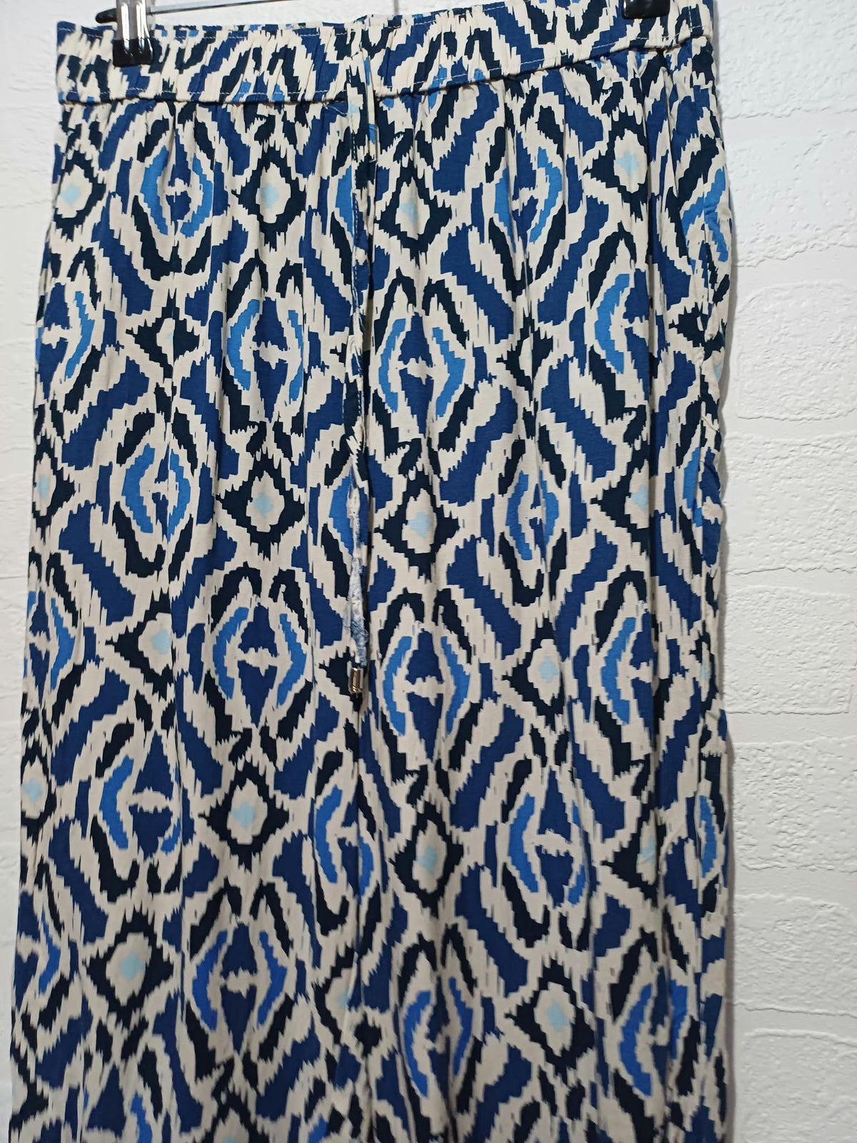 Women's Trousers F&F Blue White Ikat Geometric Print Drawstring Size 6 Very Good Condition