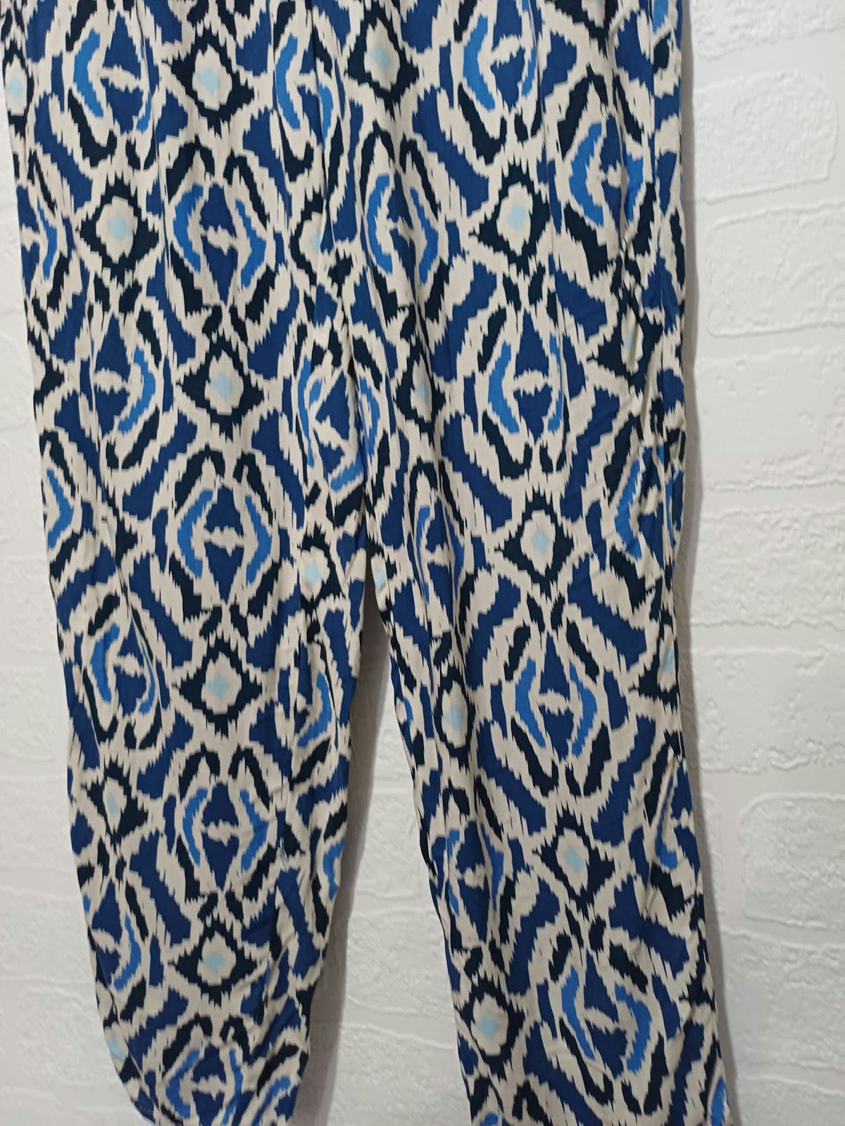 Women's Trousers F&F Blue White Ikat Geometric Print Drawstring Size 6 Very Good Condition