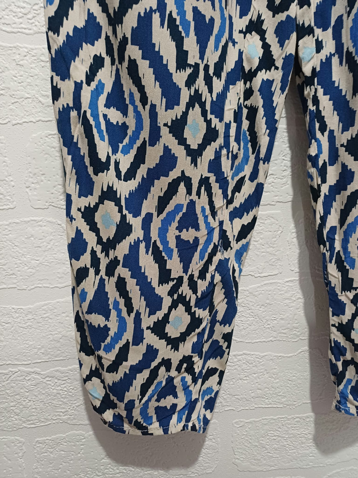 Women's Trousers F&F Blue White Ikat Geometric Print Drawstring Size 6 Very Good Condition