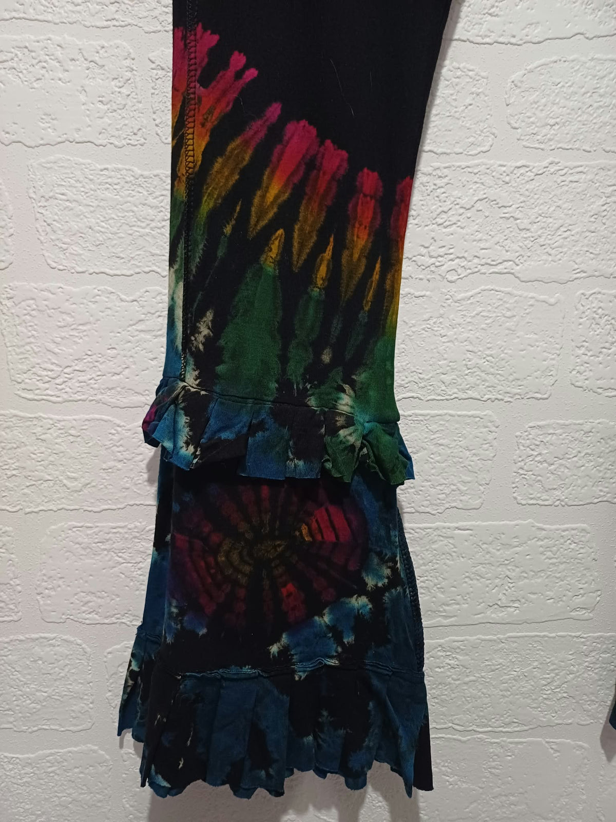 Women's Leggings Funky Threads Black Rainbow Tie Dye Ruffle Flare Estimated UK 12 Very Good Condition