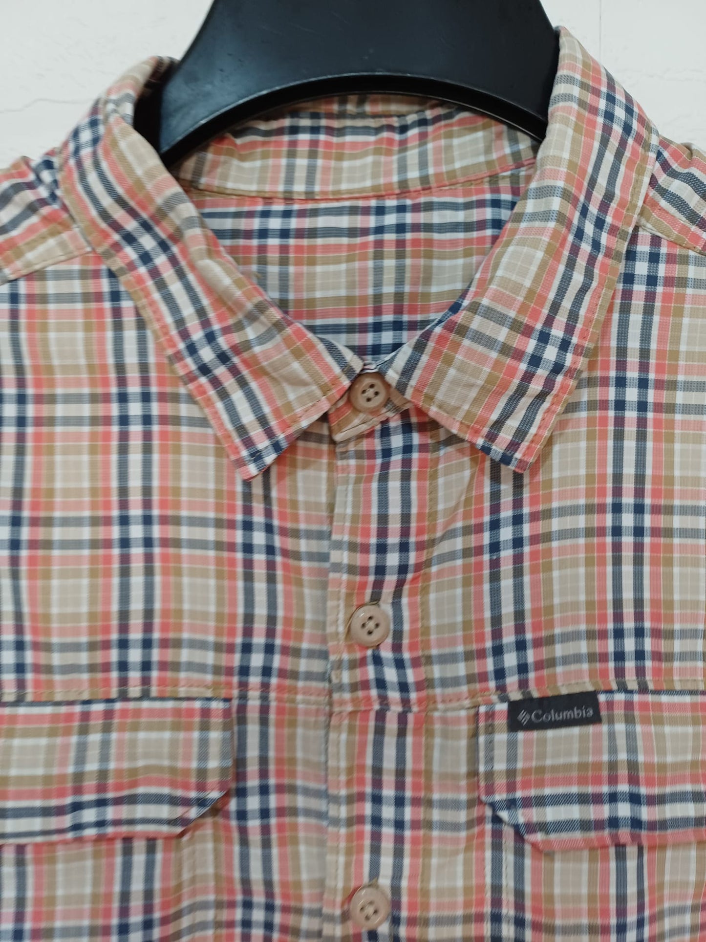 Men's Shirt Columbia Plaid Multi Colour Short Sleeve Outdoor Fishing Approx. 22" PTP 30" Length Approx. Size L - Very Good Condition