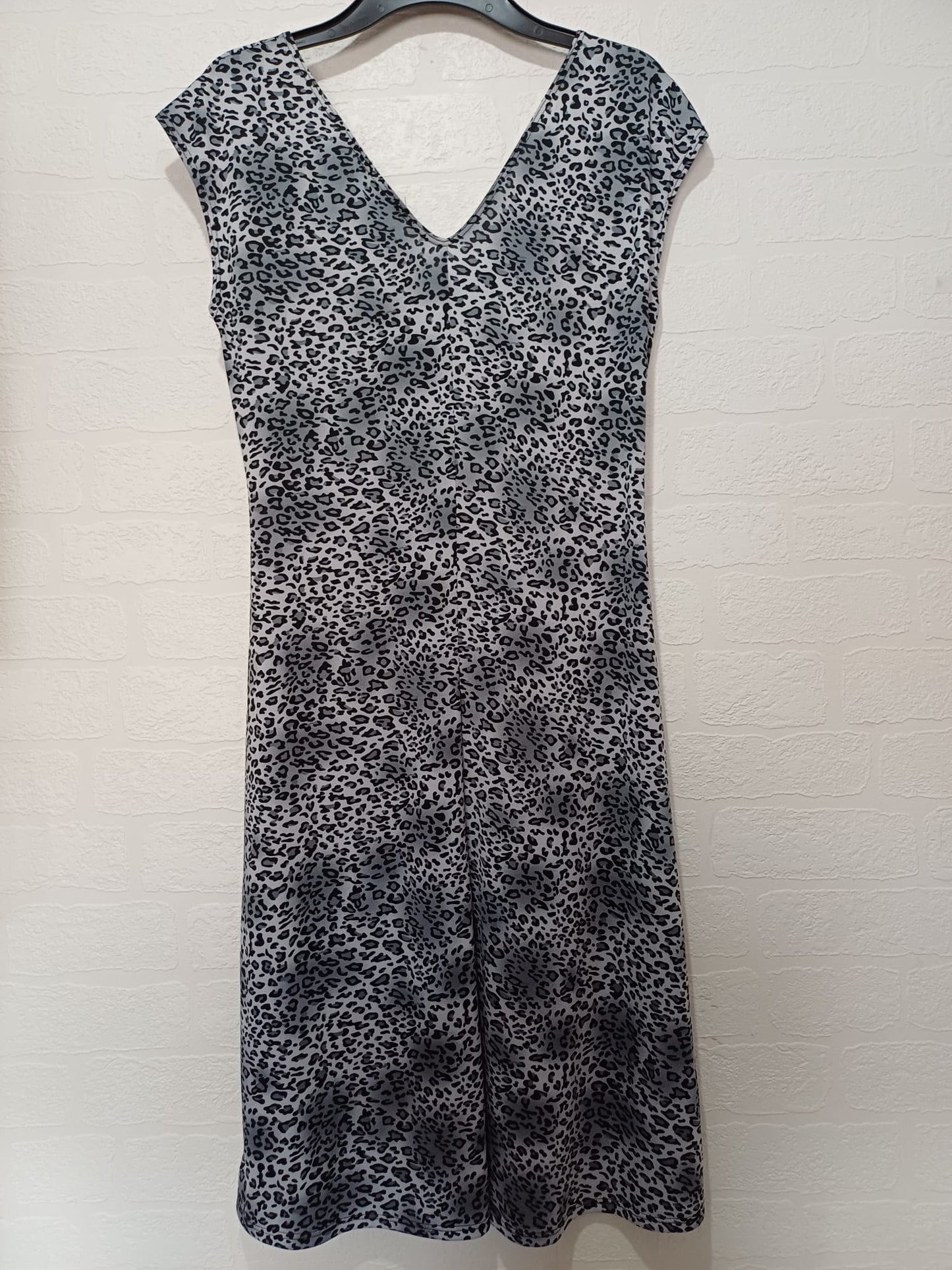 Women's Midi Dress Tiana B Black Grey Blue Purple Leopard Print Twist Front Cap Sleeve Size M/UK 12 Approx. 17" PTP 41" Length - Very Good Condition