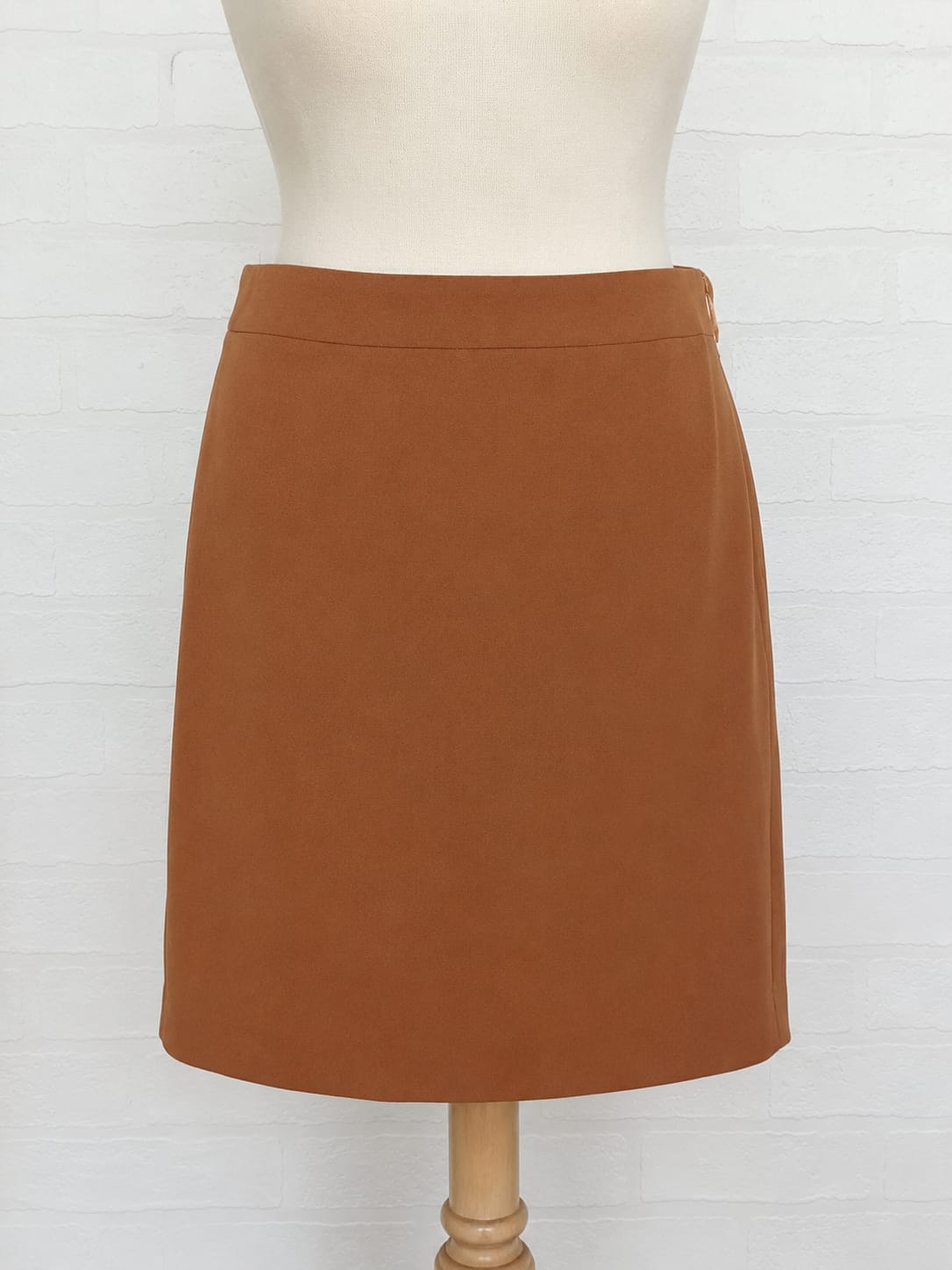 Women's Skirt French Connection Camel Brown Tailored Size 8 Approx. 29" Waist - Very Good Condition