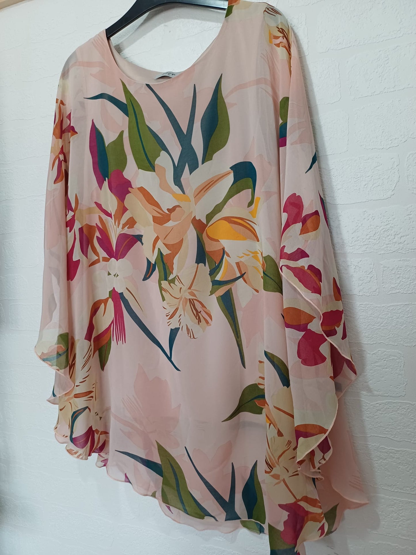 Women's Chiffon Overlay Top Soon Pink Floral Float Round Neckline Size 16 - Good Condition