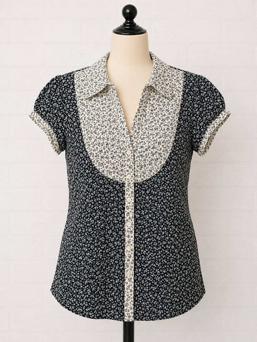 Women's Blouse Kookai Black & White Floral Cotton Size 40 Approx. 17" PTP - Very Good Condition