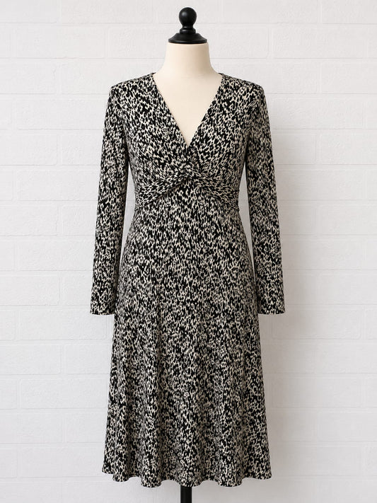 Women's Dress F&F Black & White Leopard Print Twist Front Size 12 Approx. 19" PTP - Very Good Condition
