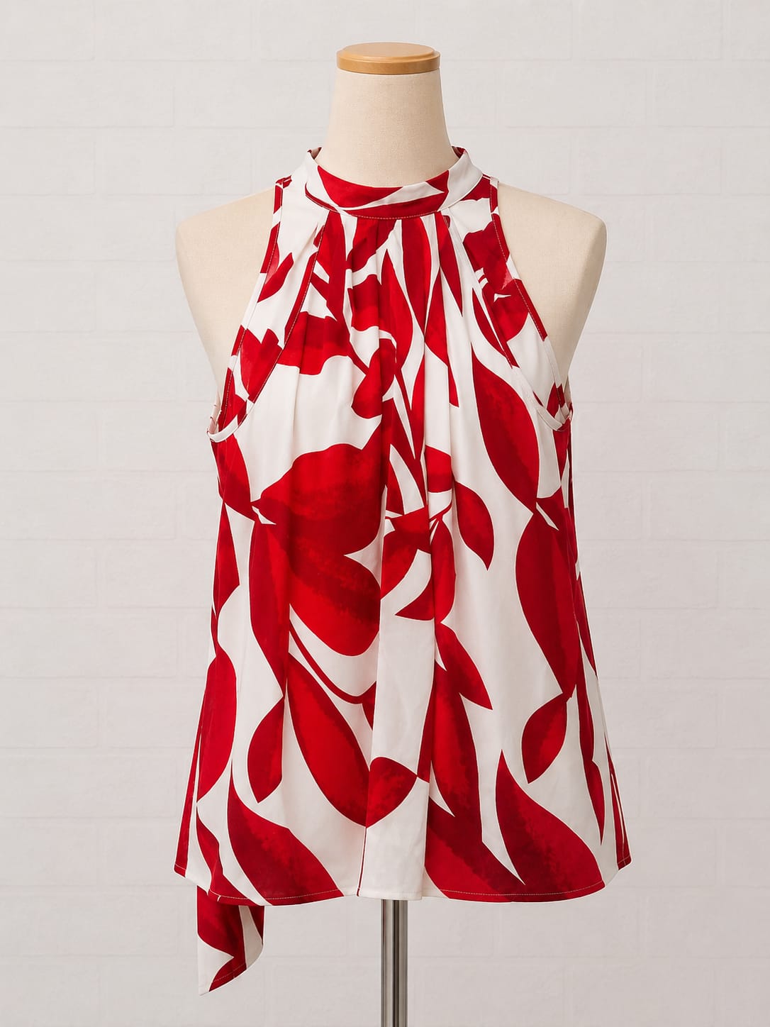 Women's Blouse Unbranded Red & White Abstract Leaf Print Sleeveless Size XL Approx. 21" PTP - Very Good Condition
