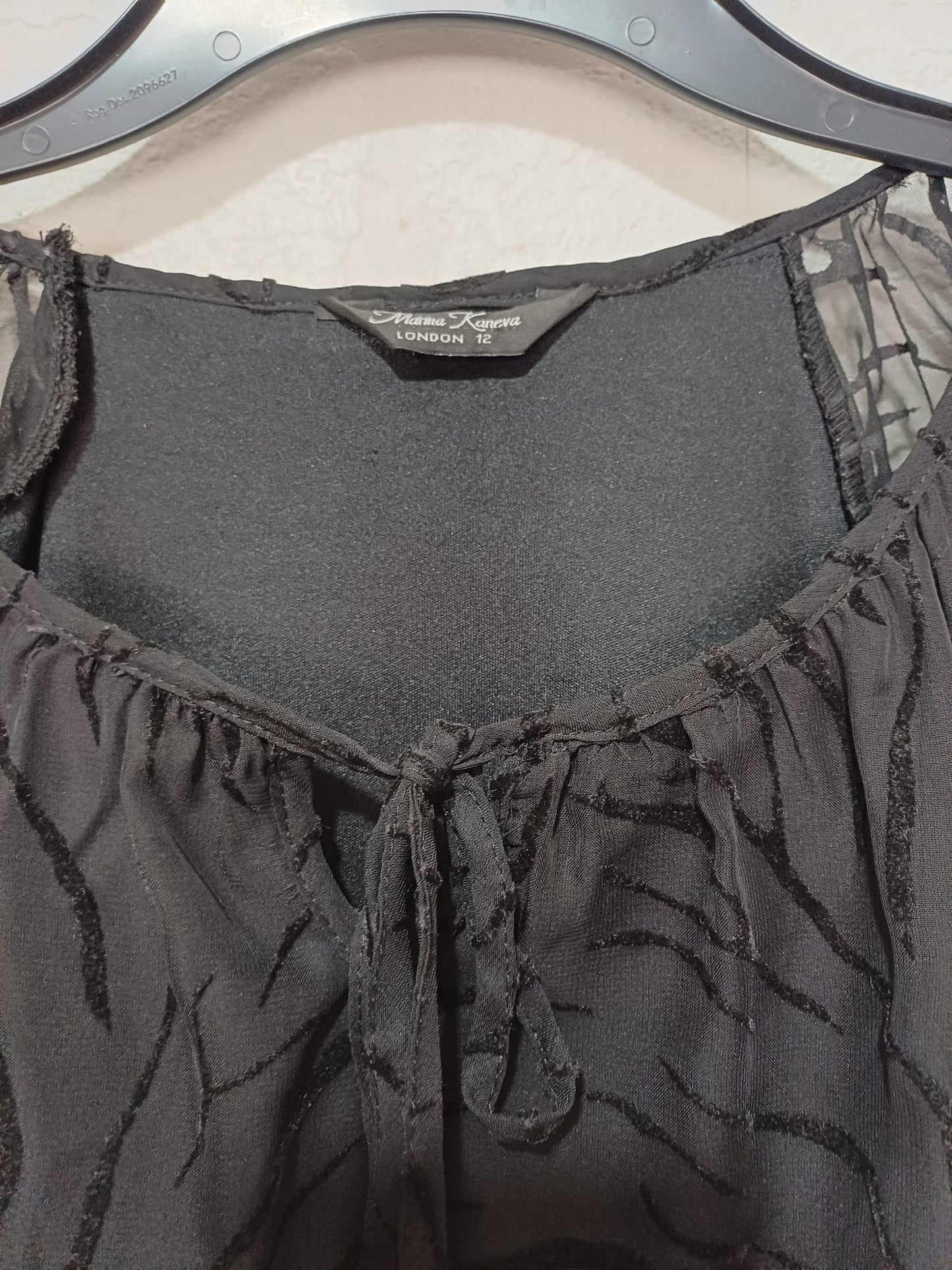 Women's Blouse Kaneva Black Zebra Animal Print Tie Neck Sheer Arms Elasticated Hem Size 12 Approx. 18" PTP - Very Good Condition