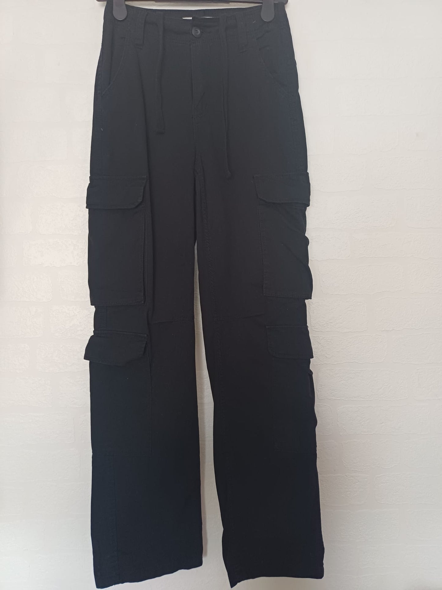 Women's Cargo Trousers Bershka Black Straight Multi-Pocket Size Euro 34 / UK 6-8 - Good Condition