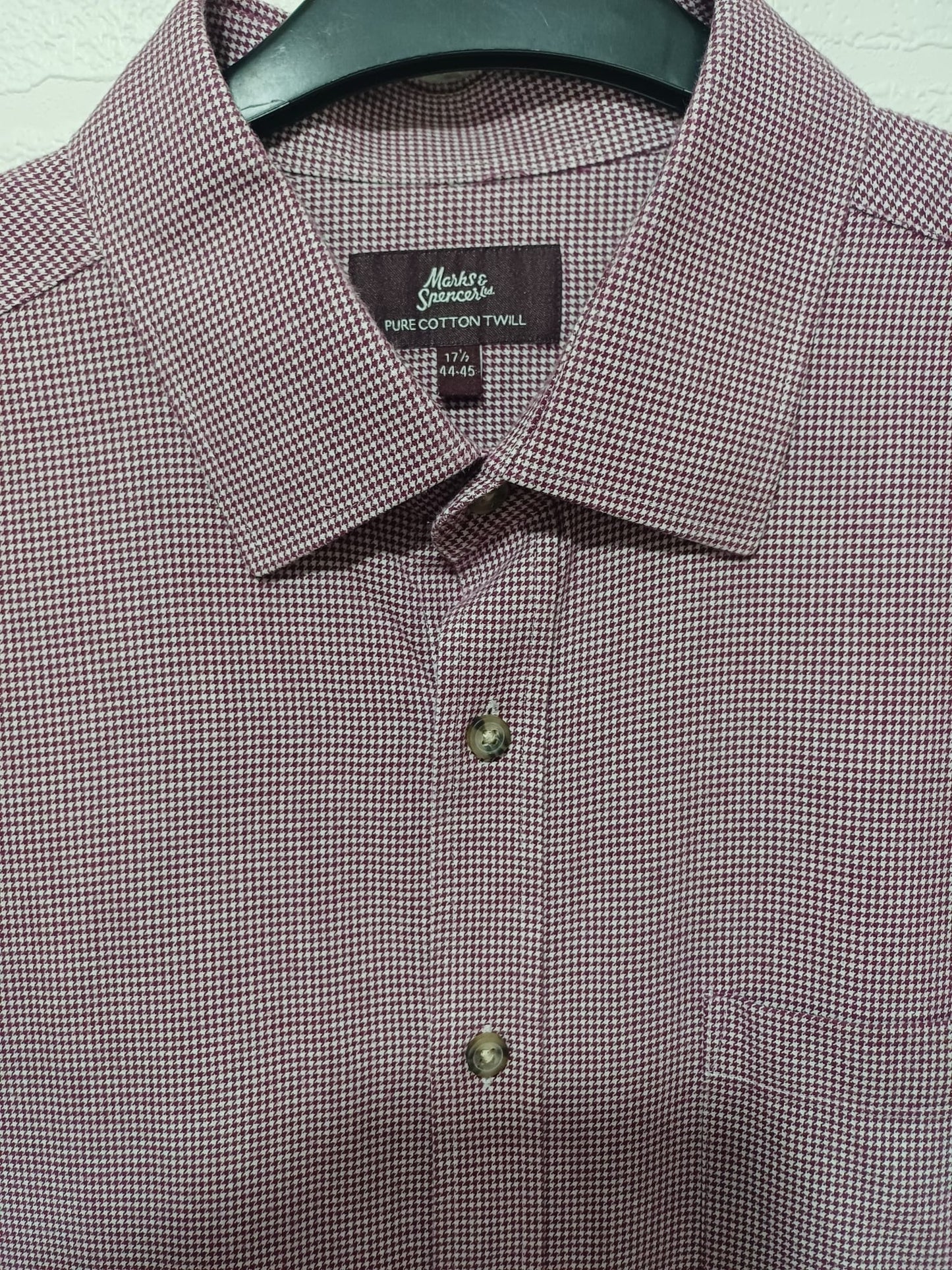Men's Shirt M&S Burgundy Houndstooth Pure Cotton Twill Long Sleeve Size 17.5" Collar (XL/2XL) Approx. 27" PTP - Excellent Condition
