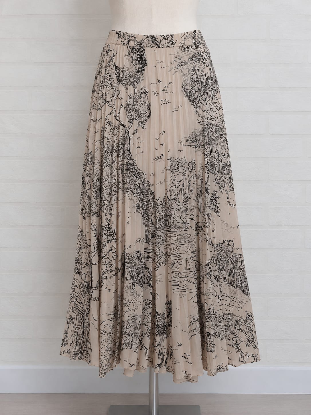 Women's Midi Skirt H&M Cream Black Scenic Print Pleated Size M Very Good Condition