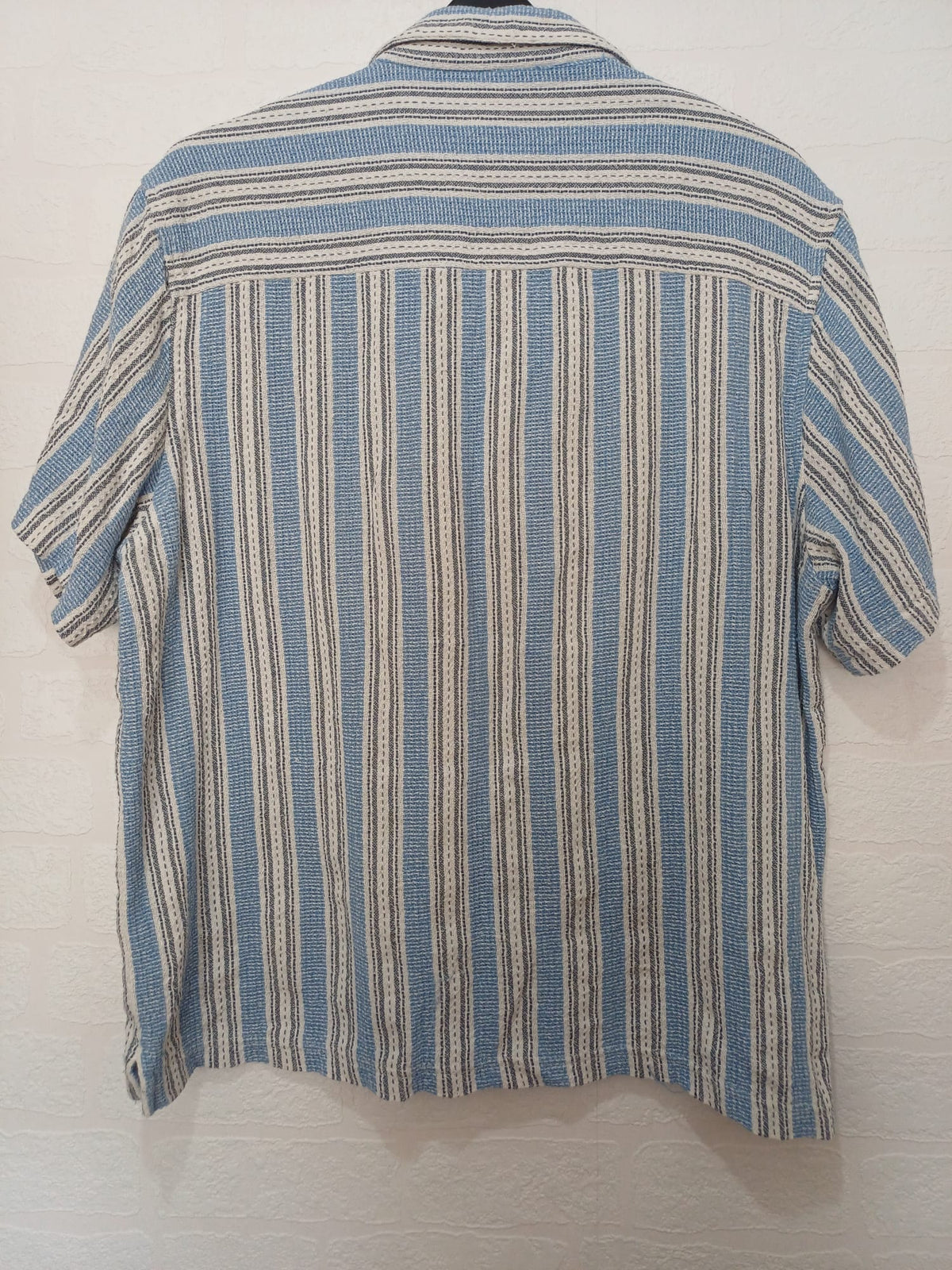 Men's Shirt Zara Man Blue White Striped Textured Short Sleeve Cuban Collar Size XL Great Condition