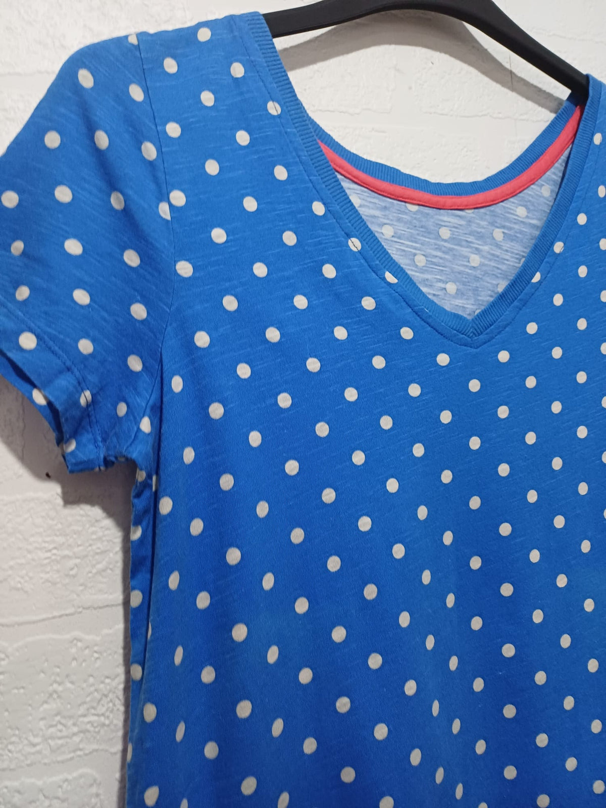 Women's T-Shirt Joules Blue White Polka Dot V-Neck Short Sleeve Approx. UK 12/14 Very Good Condition