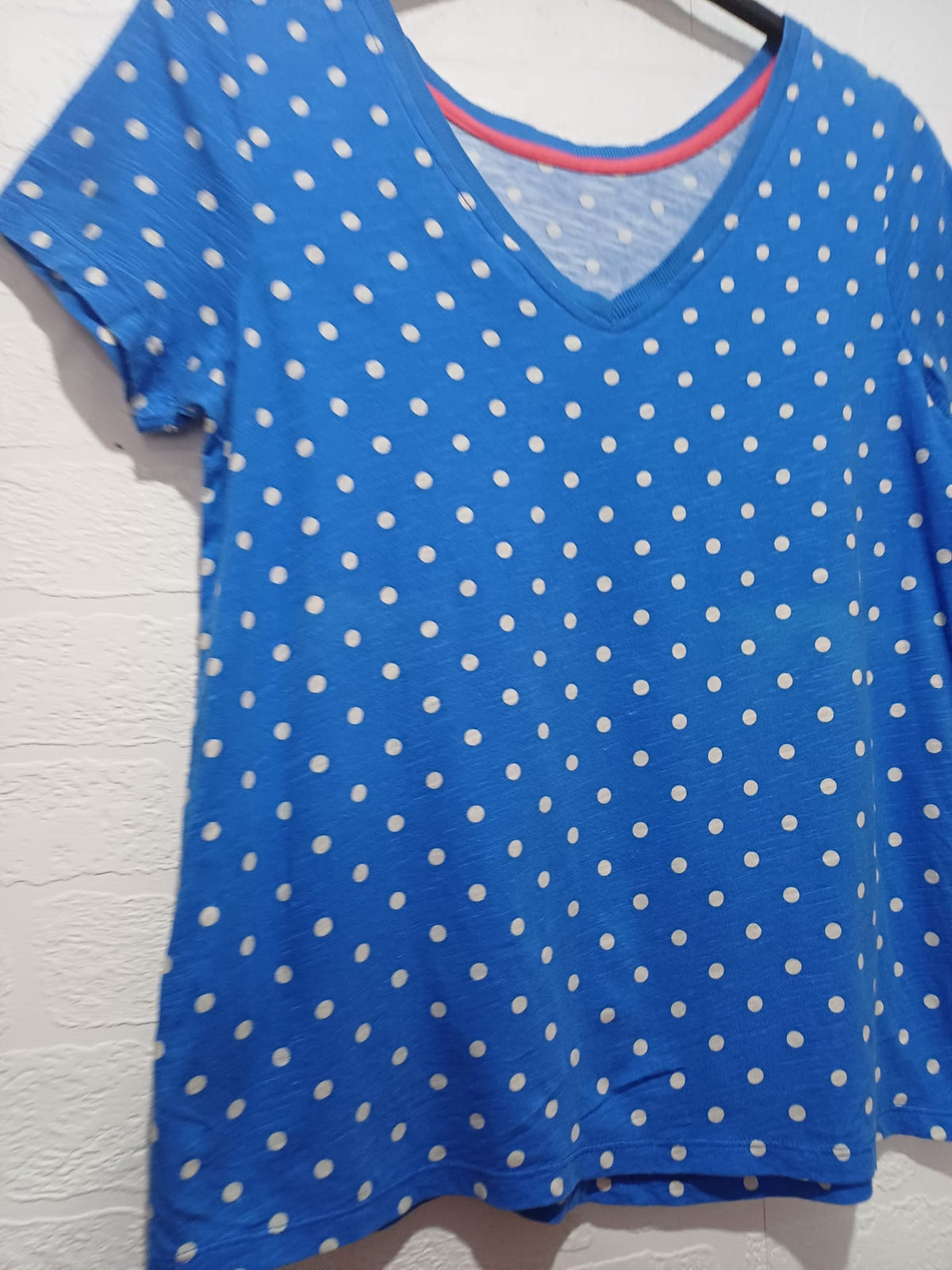 Women's T-Shirt Joules Blue White Polka Dot V-Neck Short Sleeve Approx. UK 12/14 Very Good Condition