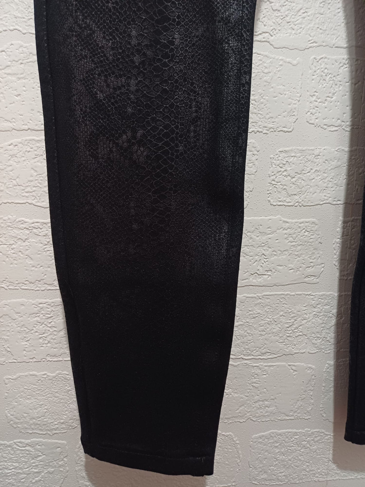 Women's Trousers Next Black Snakeskin Print Coated Skinny UK 10 Regular Very Good Condition
