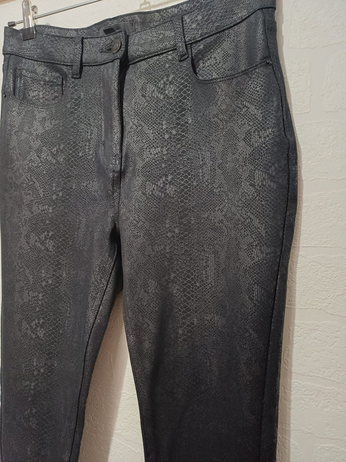 Women's Trousers Next Black Snakeskin Print Coated Skinny UK 10 Regular Very Good Condition