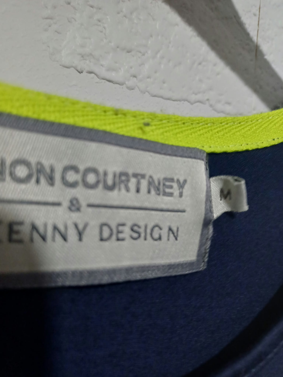 Women's T-Shirt Lennon Courtney & Kilkenny Design Navy & Neon Green Rolled Sleeves Size M Very Good Condition