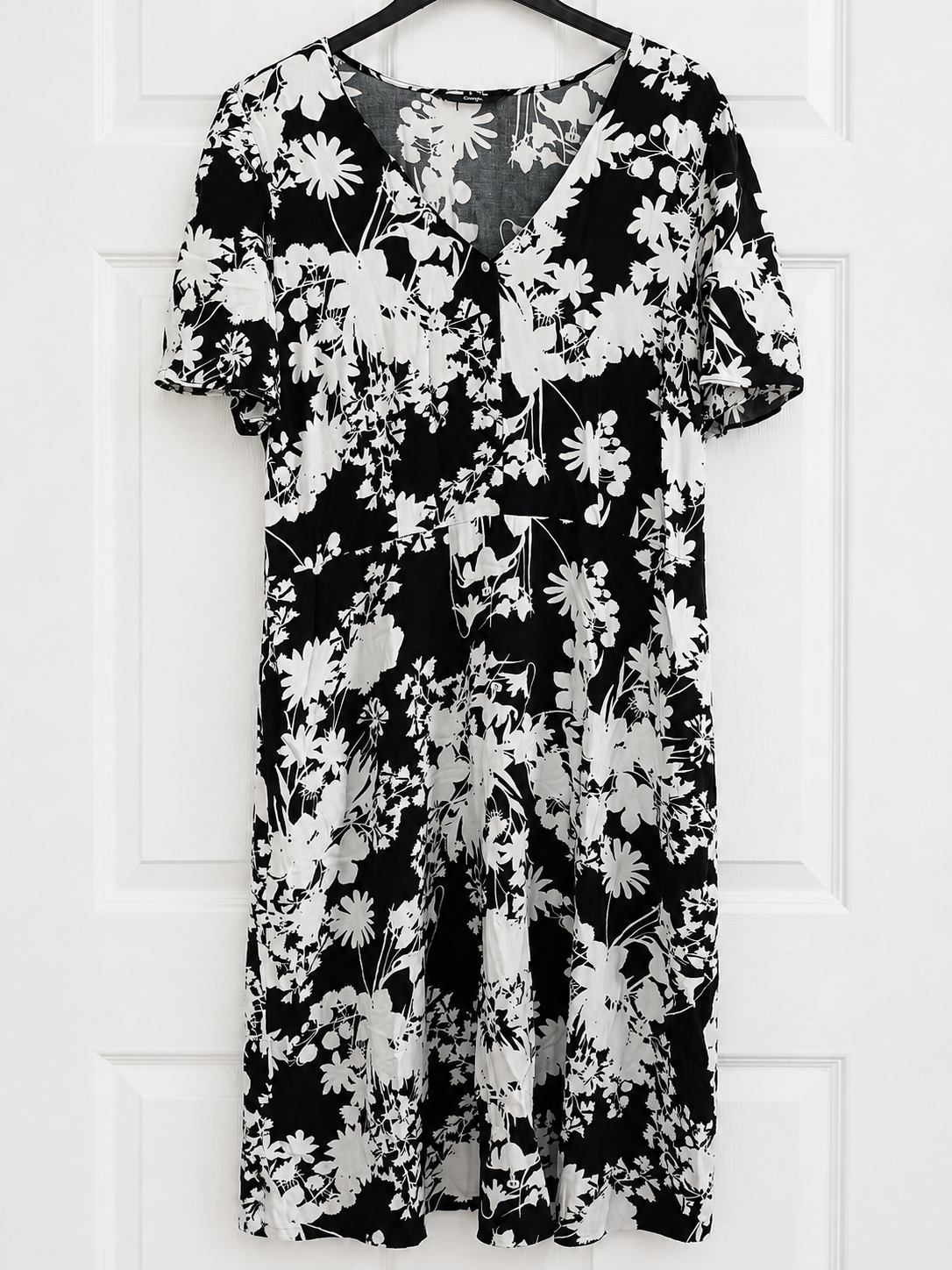 Women's Midi Dress George Black White Floral V Neck Short Sleeve Button Detail Size 20 - Very Good Condition