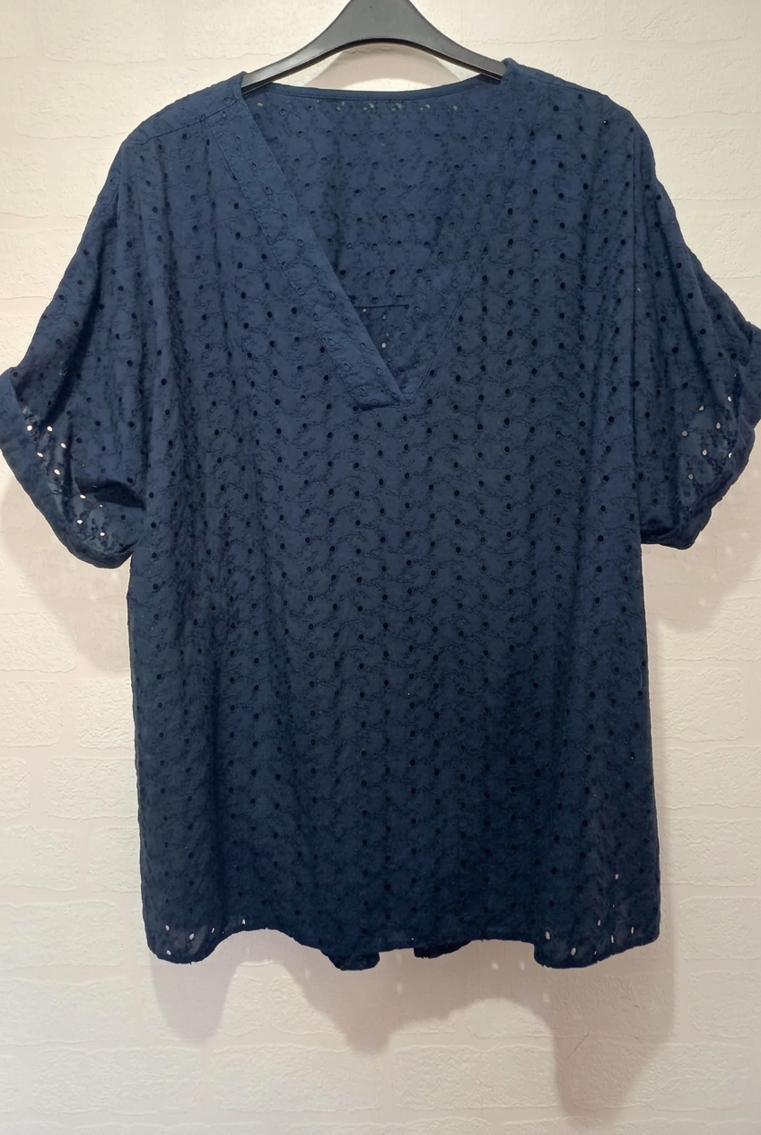 Women's Blouse Unbranded Navy Blue Broderie Anglaise V-Neck Short Sleeve Plus Size Estimated UK 24–26 Very Good Condition